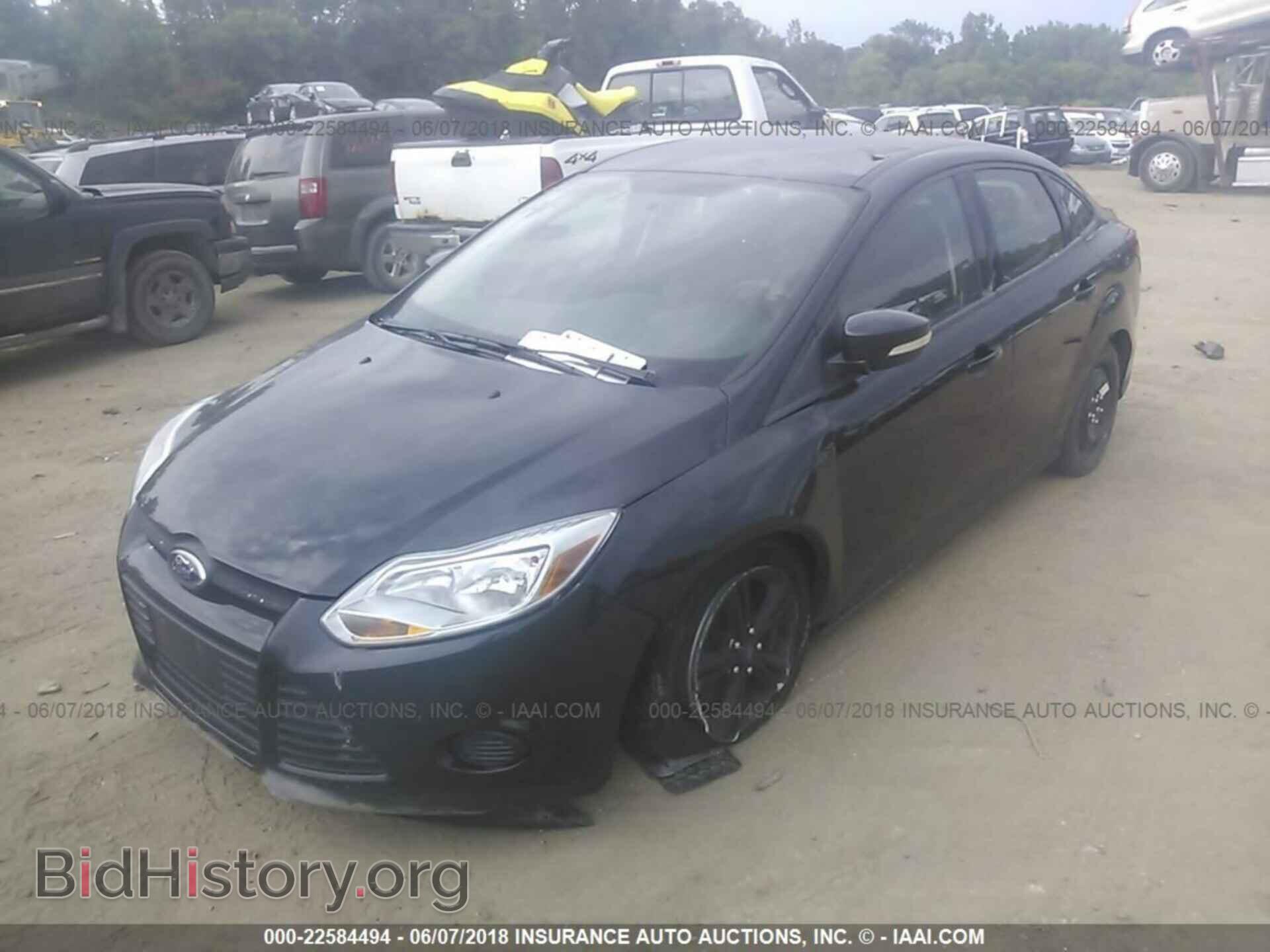 2014 Ford Focus - VIN: 1FADP3F28EL135973 - Photo 2