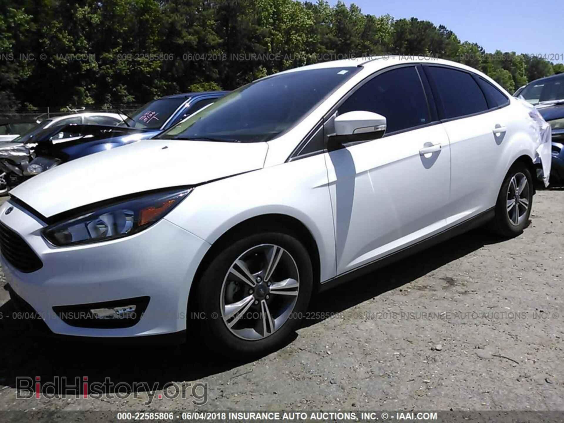 2015 Ford Focus - VIN: 1FADP3F27FL282934 - Photo 2