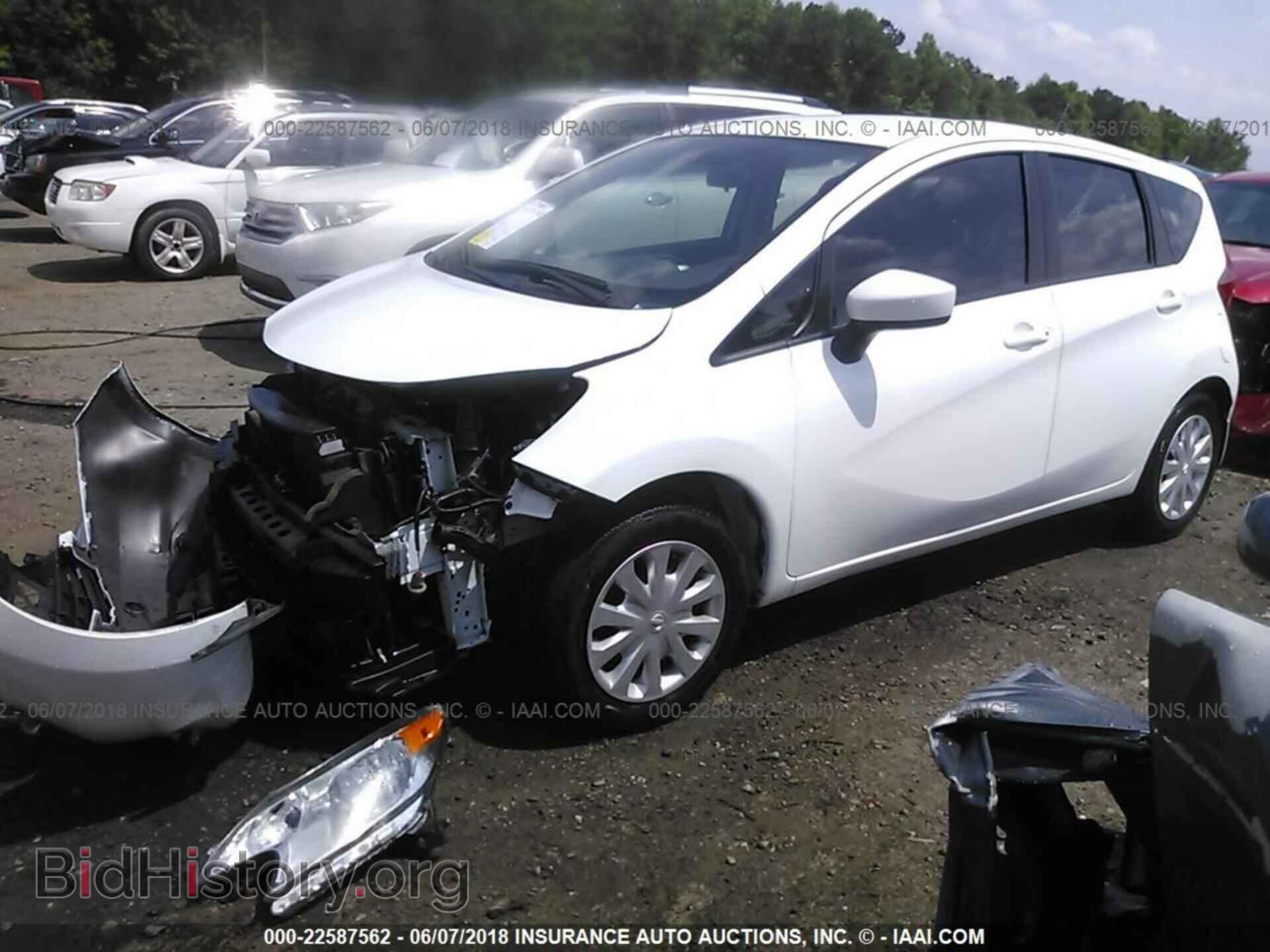 2016 Nissan Versa note - VIN: 3N1CE2CP3GL406017 - Photo 2