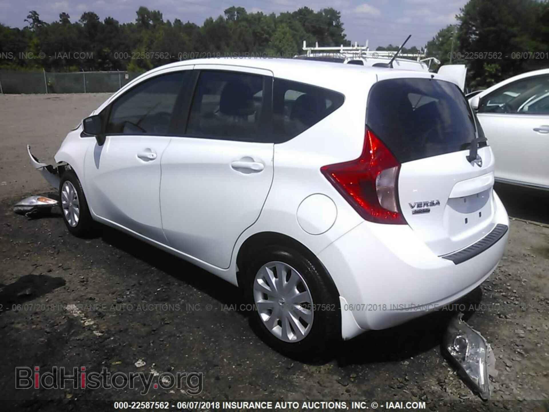 2016 Nissan Versa note - VIN: 3N1CE2CP3GL406017 - Photo 3