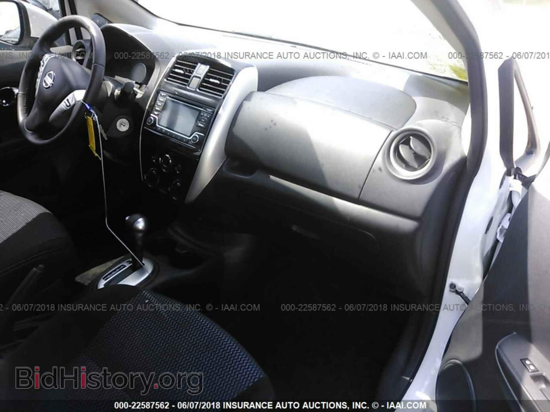 2016 Nissan Versa note - VIN: 3N1CE2CP3GL406017 - Photo 5