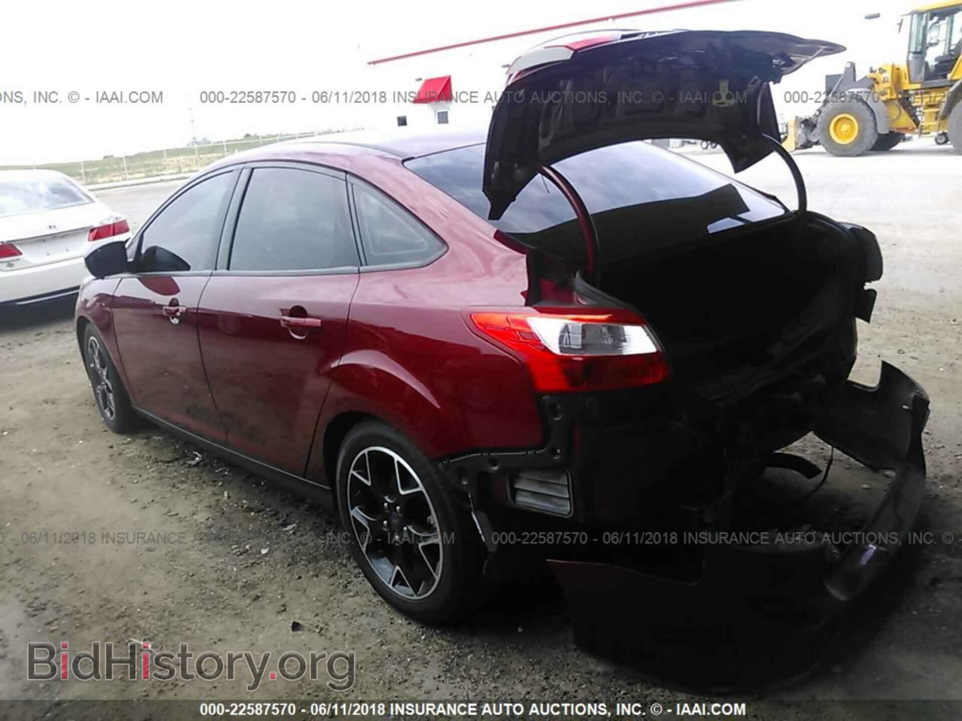 2014 Ford Focus - VIN: 1FADP3F28EL196479 - Фото 3
