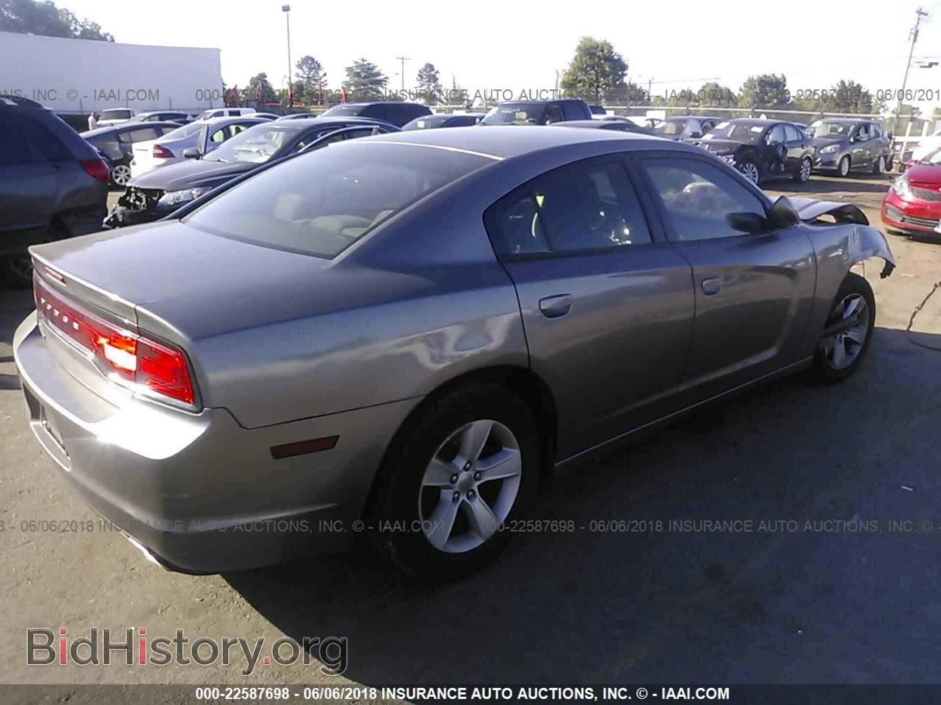 2011 Dodge Charger - VIN: 2B3CL3CG5BH577122 - Photo 4