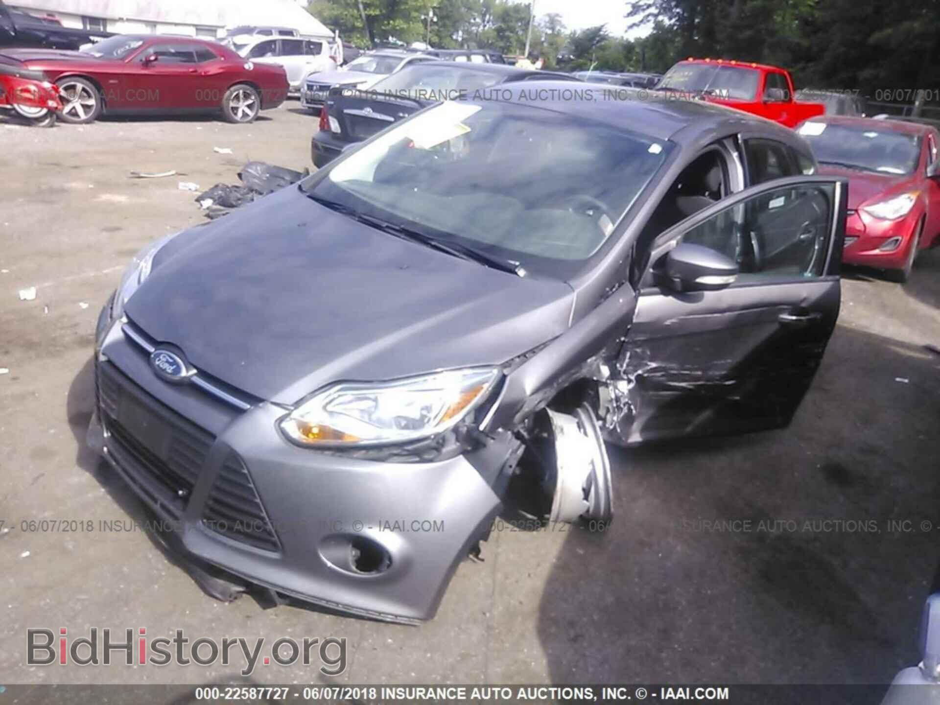 2014 Ford Focus - VIN: 1FADP3K21EL388137 - Photo 2
