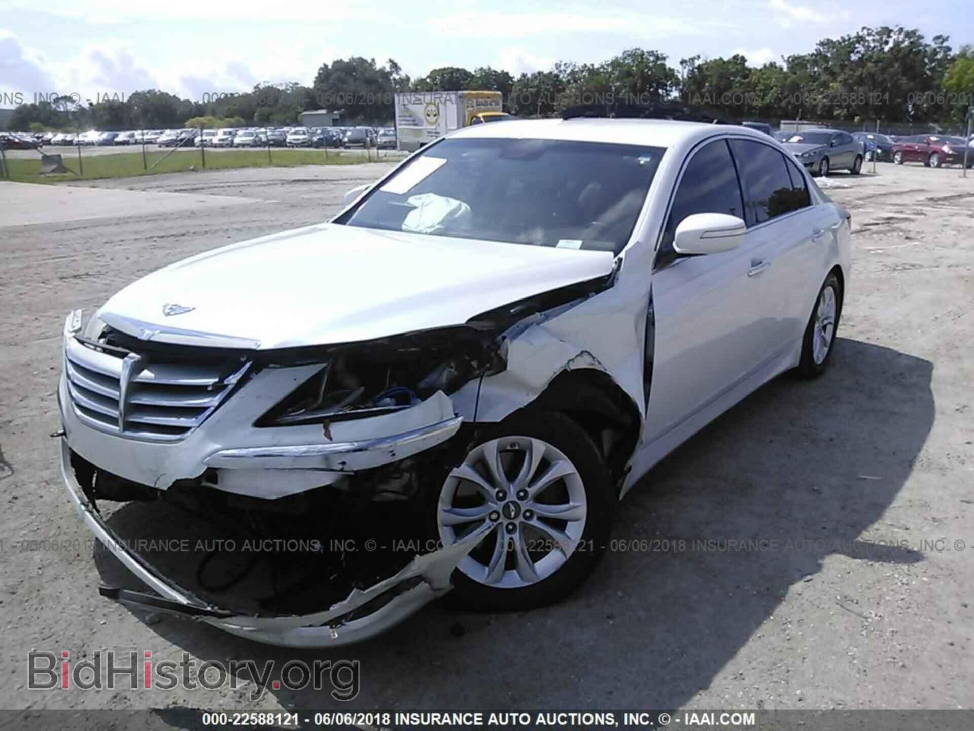 2012 Hyundai Genesis - VIN: KMHGC4DD9CU155276 - Фото 2
