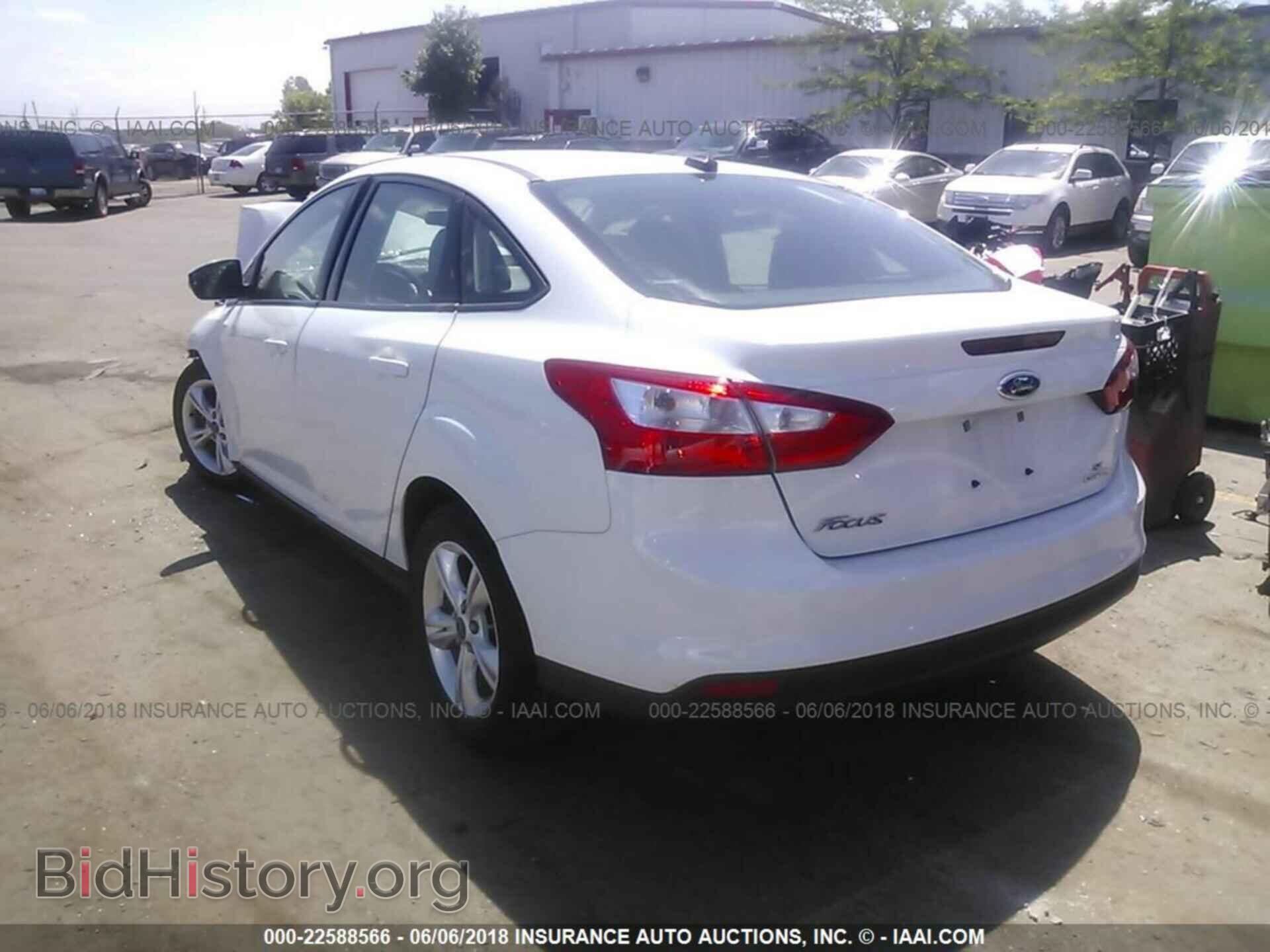 2014 Ford Focus - VIN: 1FADP3F26EL235683 - Photo 3
