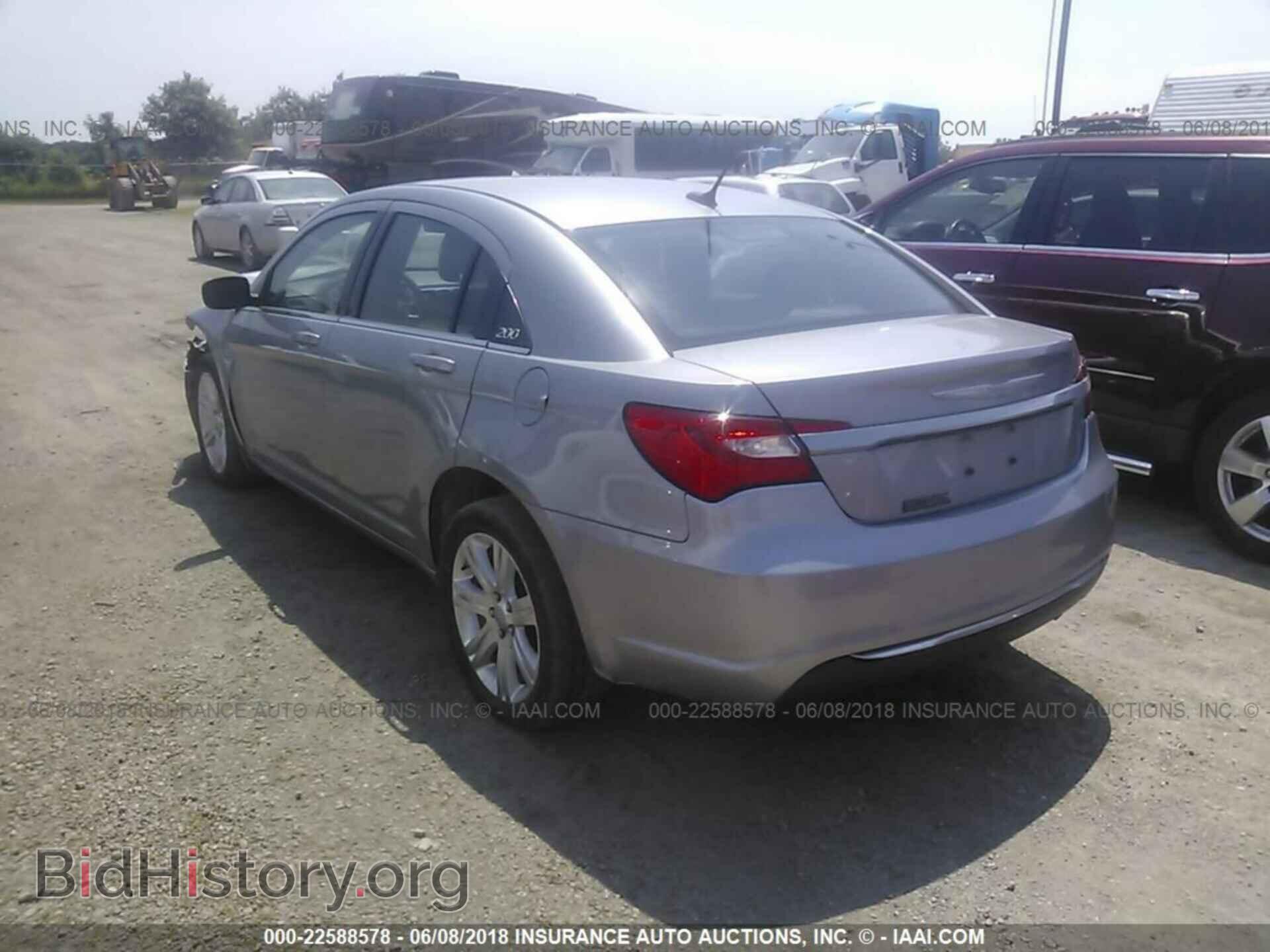 2013 Chrysler 200 - VIN: 1C3CCBBB3DN538672 - Фото 3