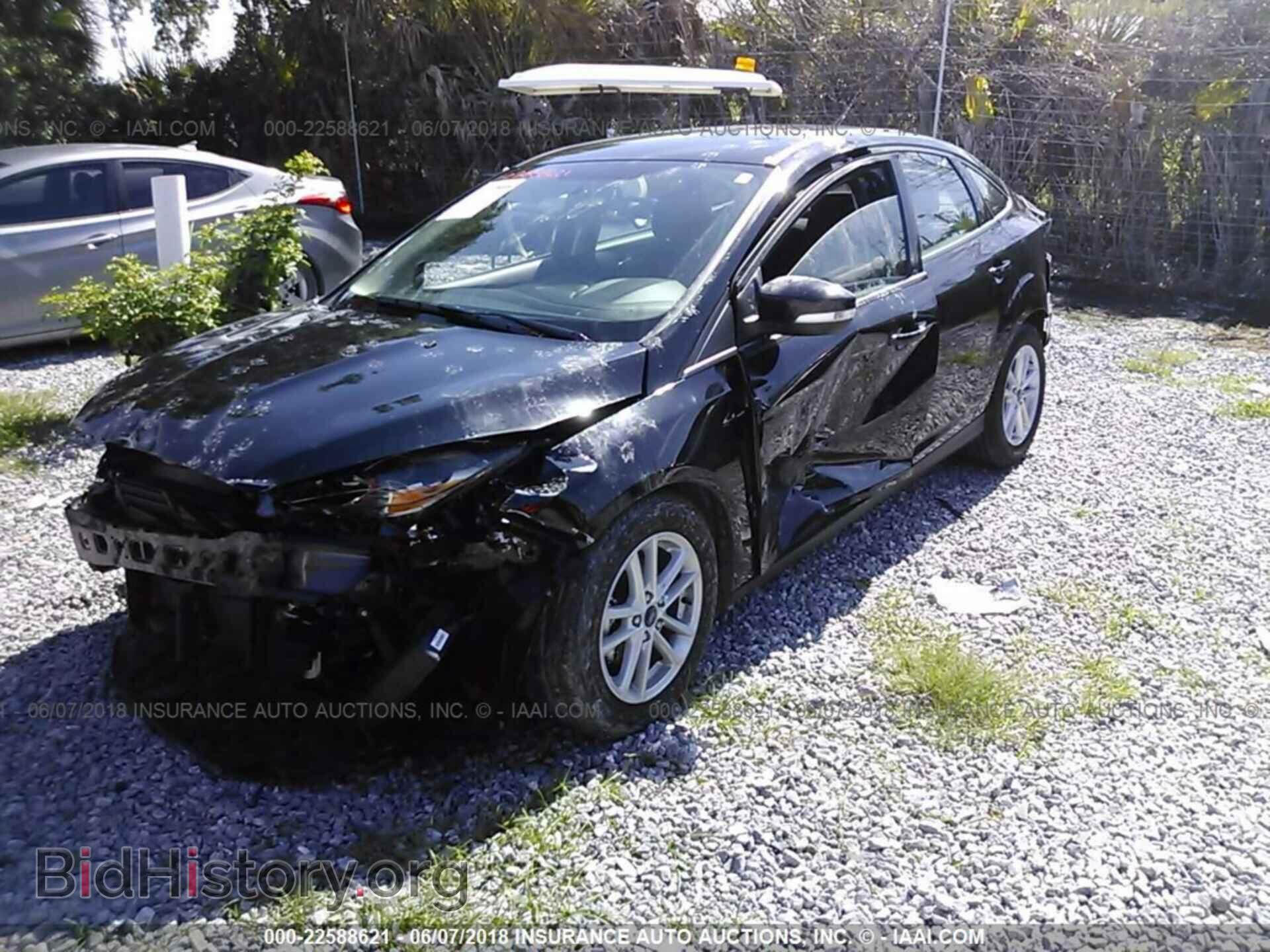 2017 Ford Focus - VIN: 1FADP3F20HL322810 - Photo 2