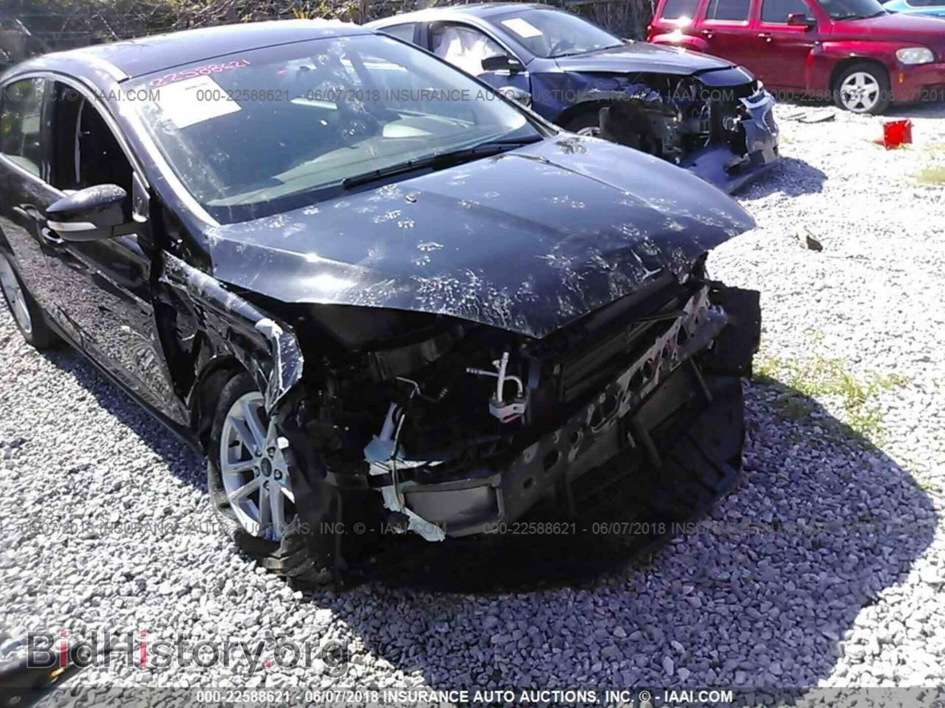 2017 Ford Focus - VIN: 1FADP3F20HL322810 - Photo 6