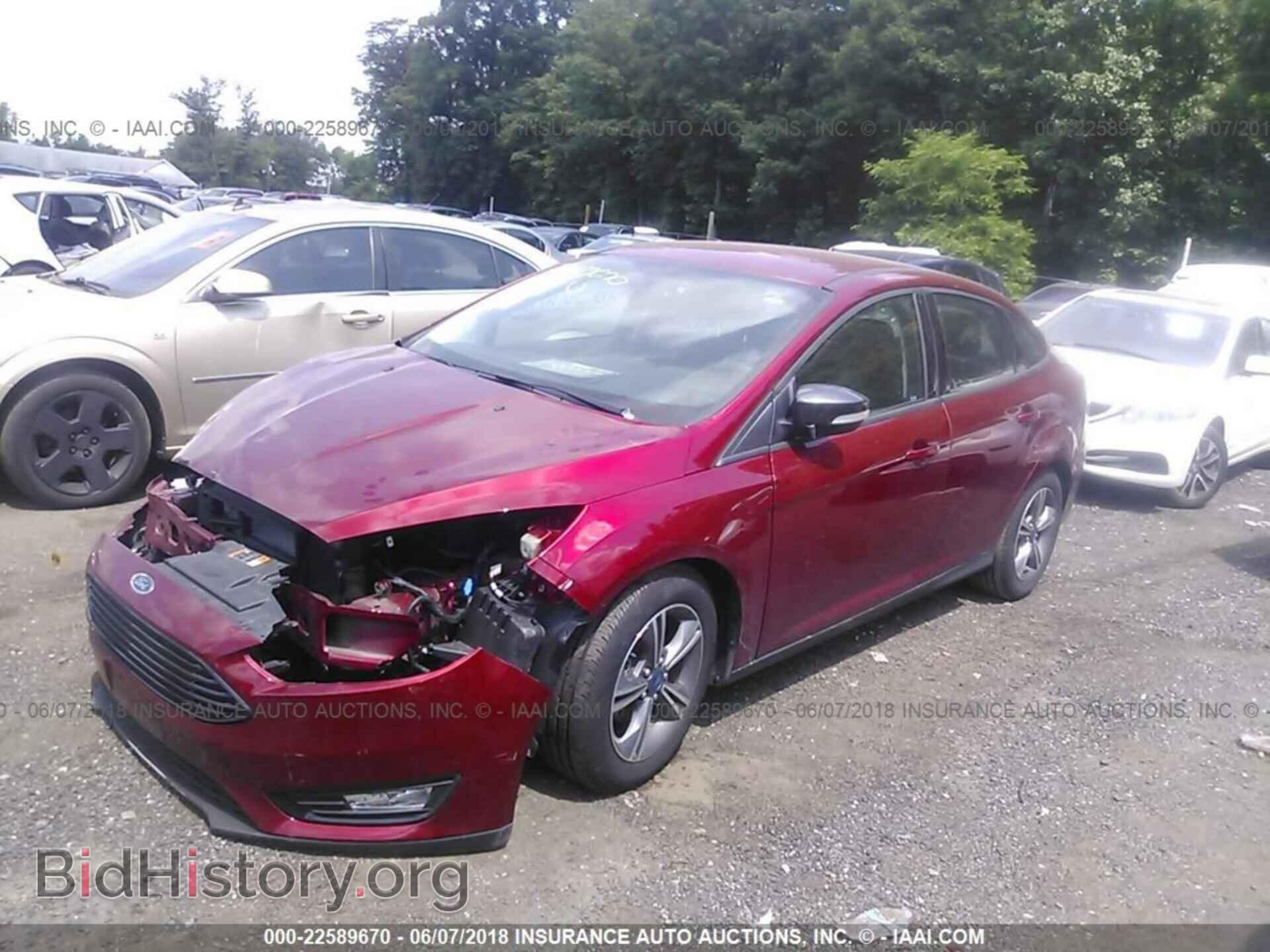 2017 Ford Focus - VIN: 1FADP3FE7HL312575 - Photo 2