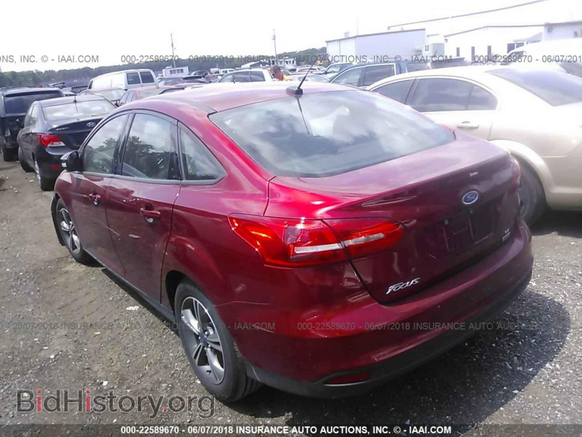 2017 Ford Focus - VIN: 1FADP3FE7HL312575 - Photo 3