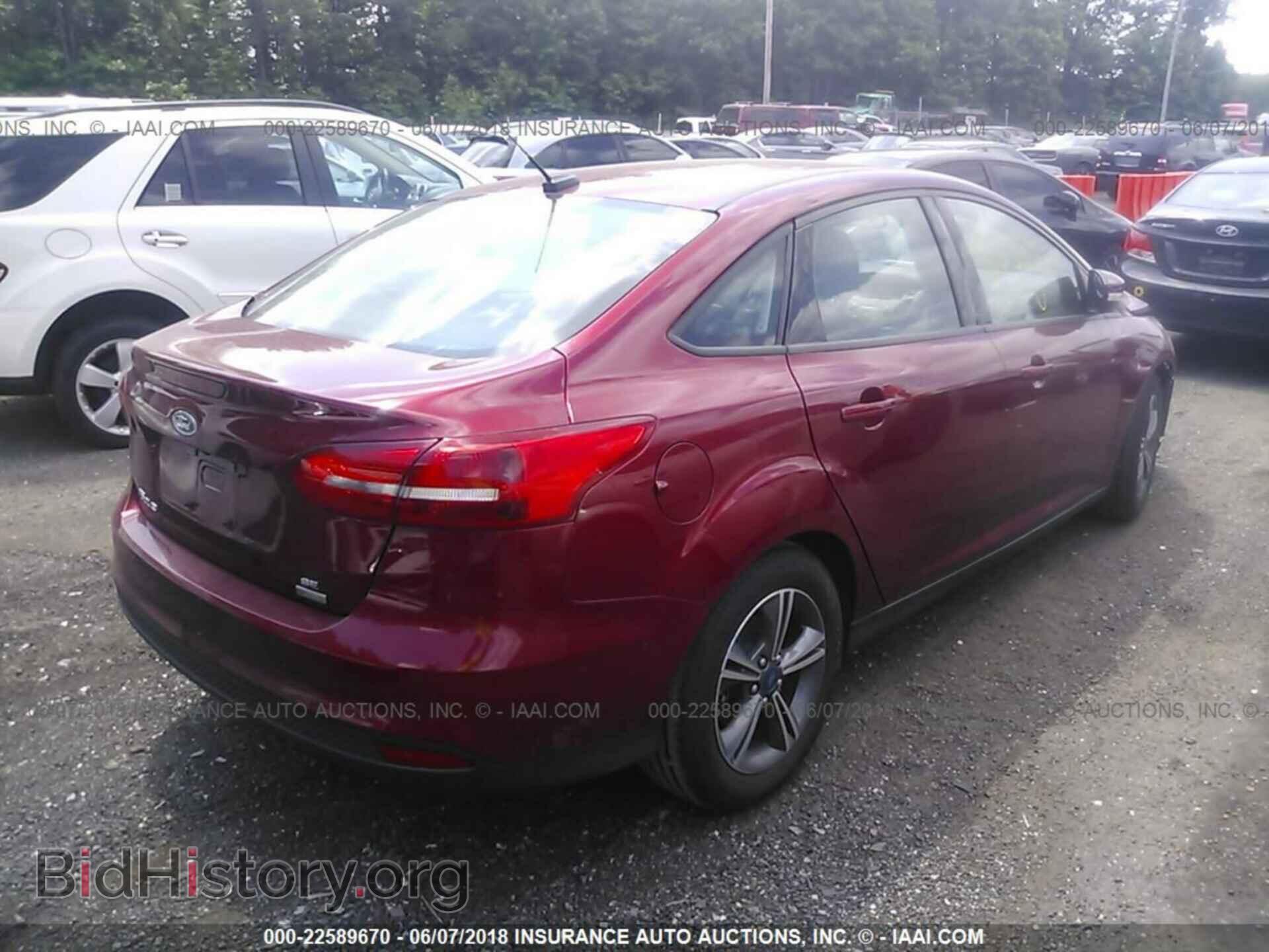 2017 Ford Focus - VIN: 1FADP3FE7HL312575 - Photo 4