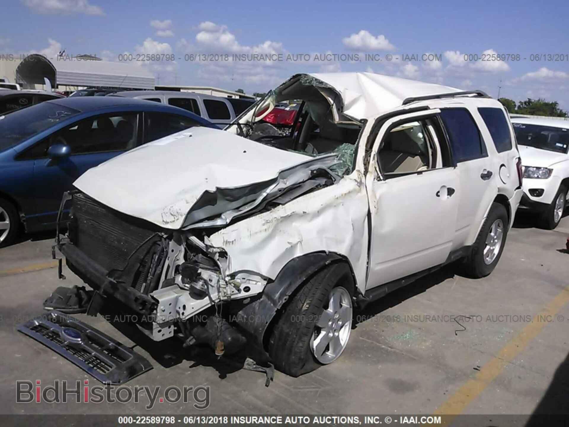 2012 Ford Escape - VIN: 1FMCU0C7XCKA06760 - Фото 2