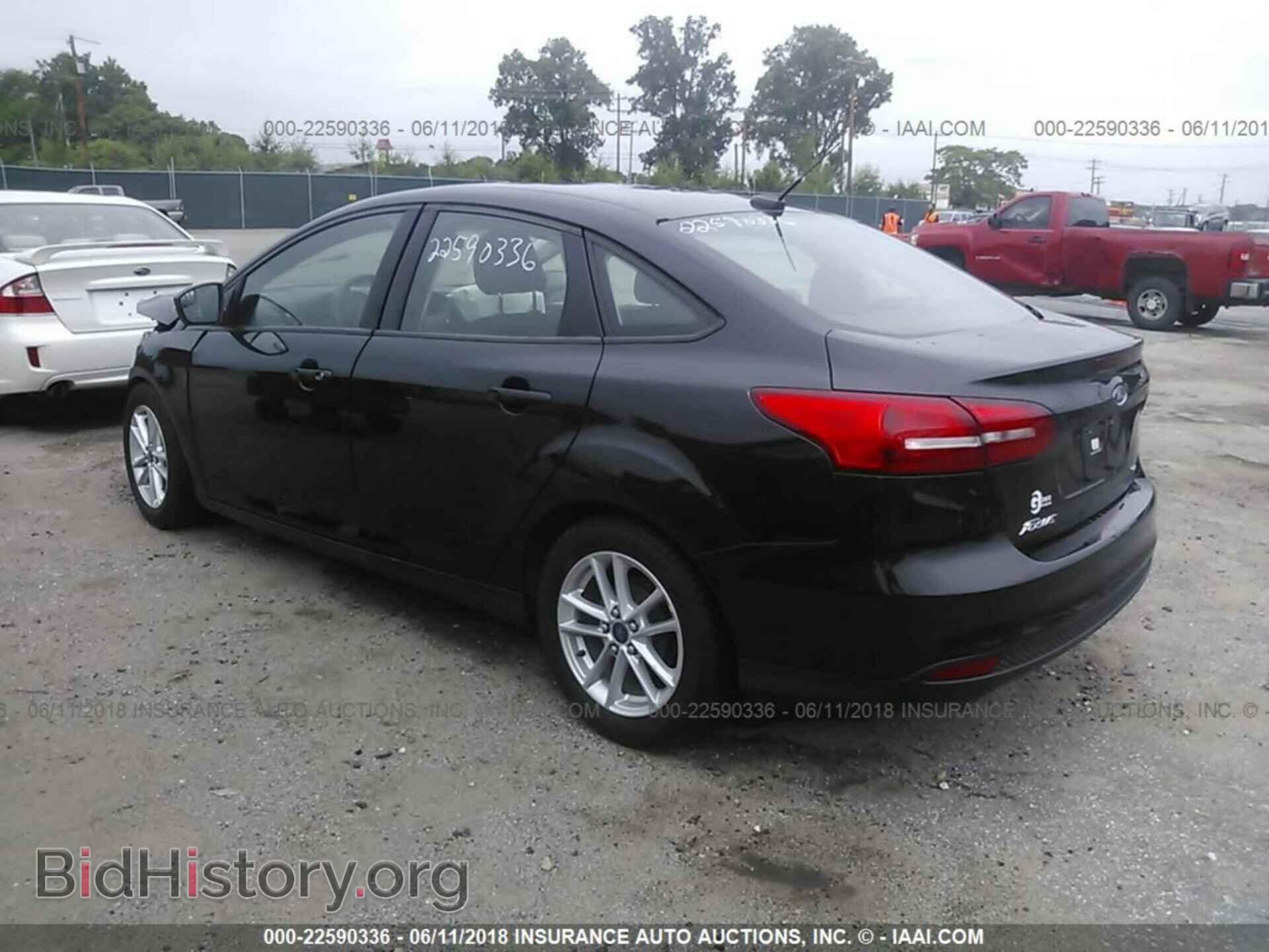 2015 Ford Focus - VIN: 1FADP3F29FL329722 - Photo 3