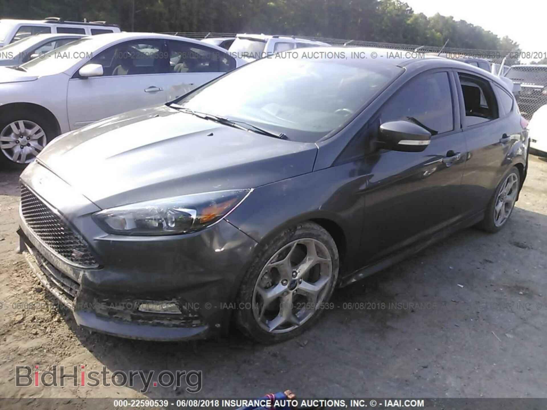 2016 Ford Focus - VIN: 1FADP3L94GL309381 - Photo 2