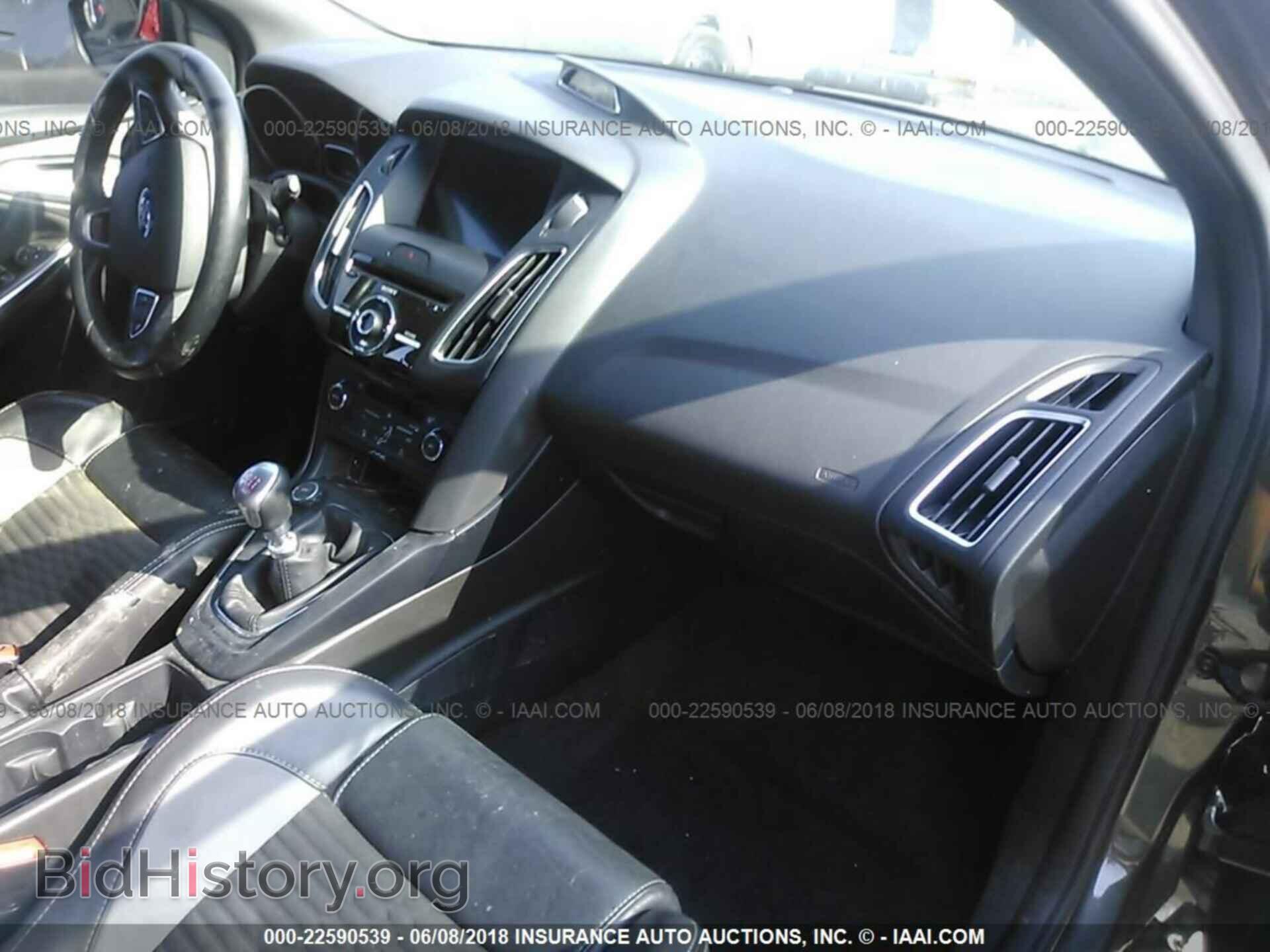 2016 Ford Focus - VIN: 1FADP3L94GL309381 - Photo 5