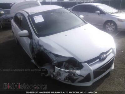 2012 Ford FOCUS, белый — VIN 1FAHP3F23CL366486, IAAI