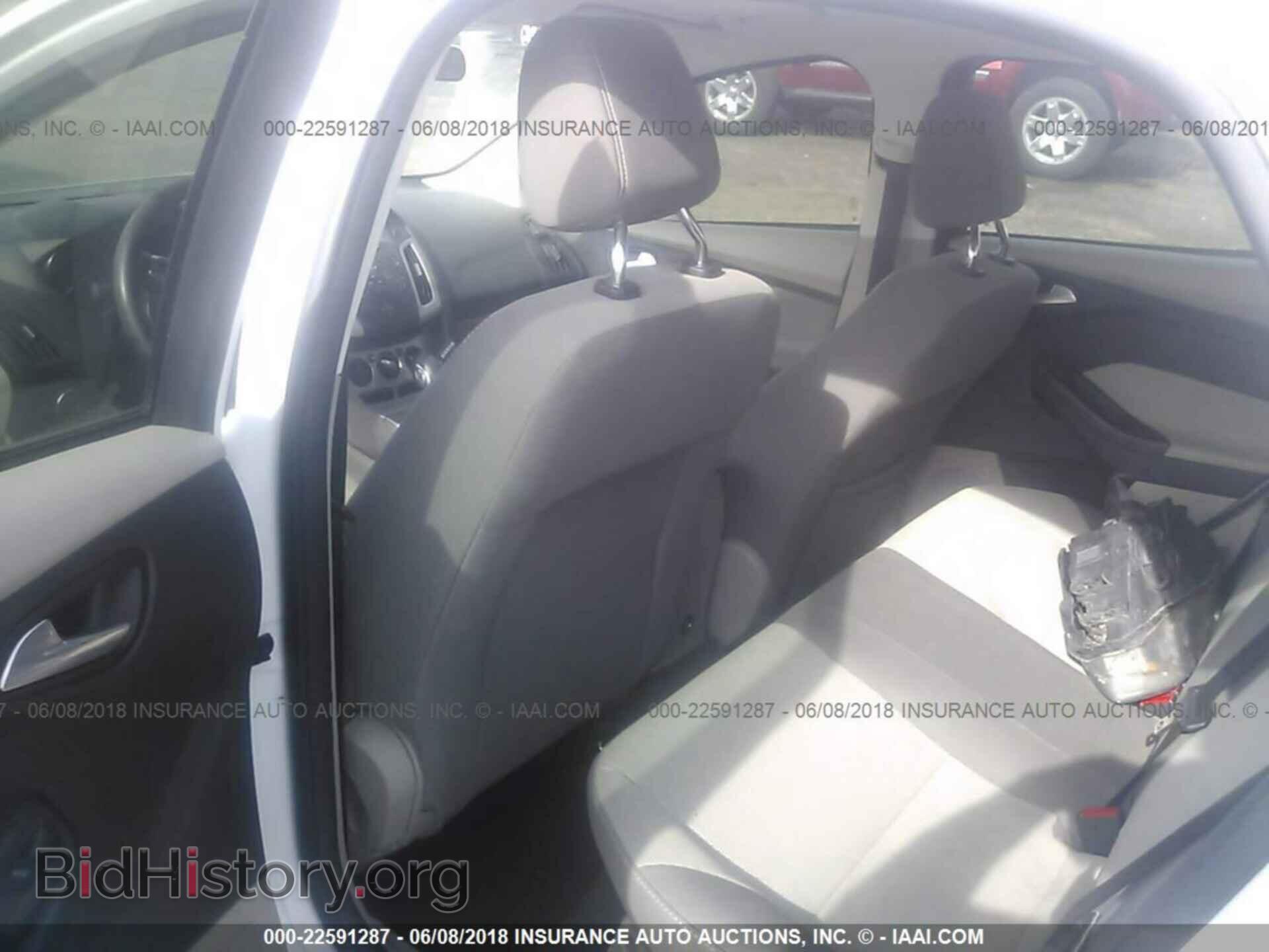 2012 Ford Focus - VIN: 1FAHP3F23CL366486 - Photo 8