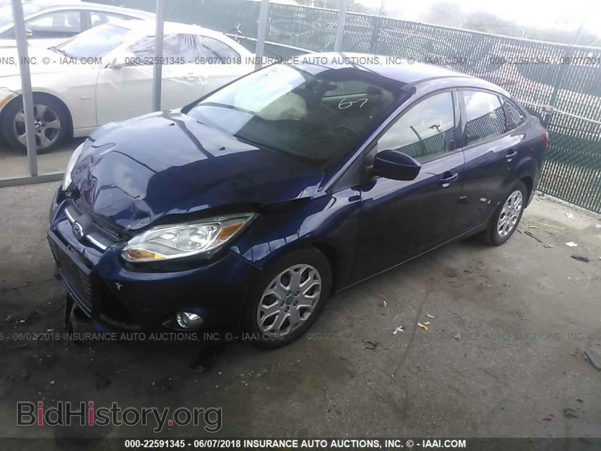 2012 Ford Focus - VIN: 1FAHP3F2XCL122186 - Photo 2