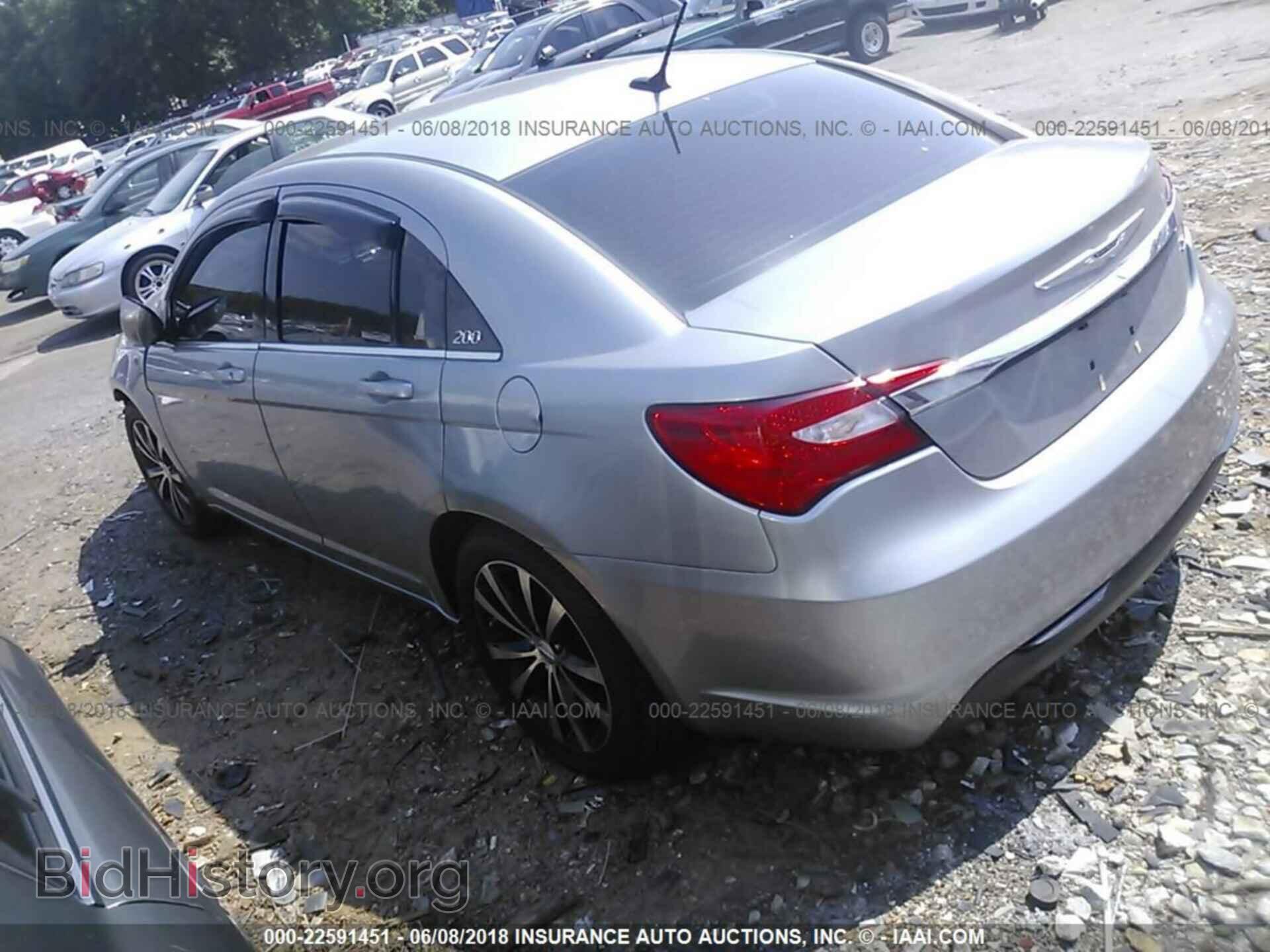 2014 Chrysler 200 - VIN: 1C3CCBBB9EN190989 - Photo 3