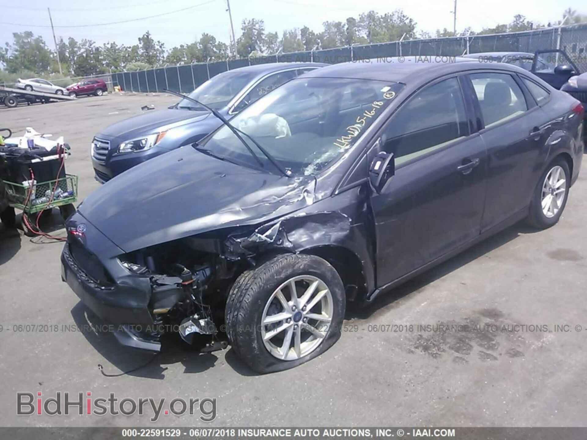 2016 Ford Focus - VIN: 1FADP3F27GL202002 - Фото 2