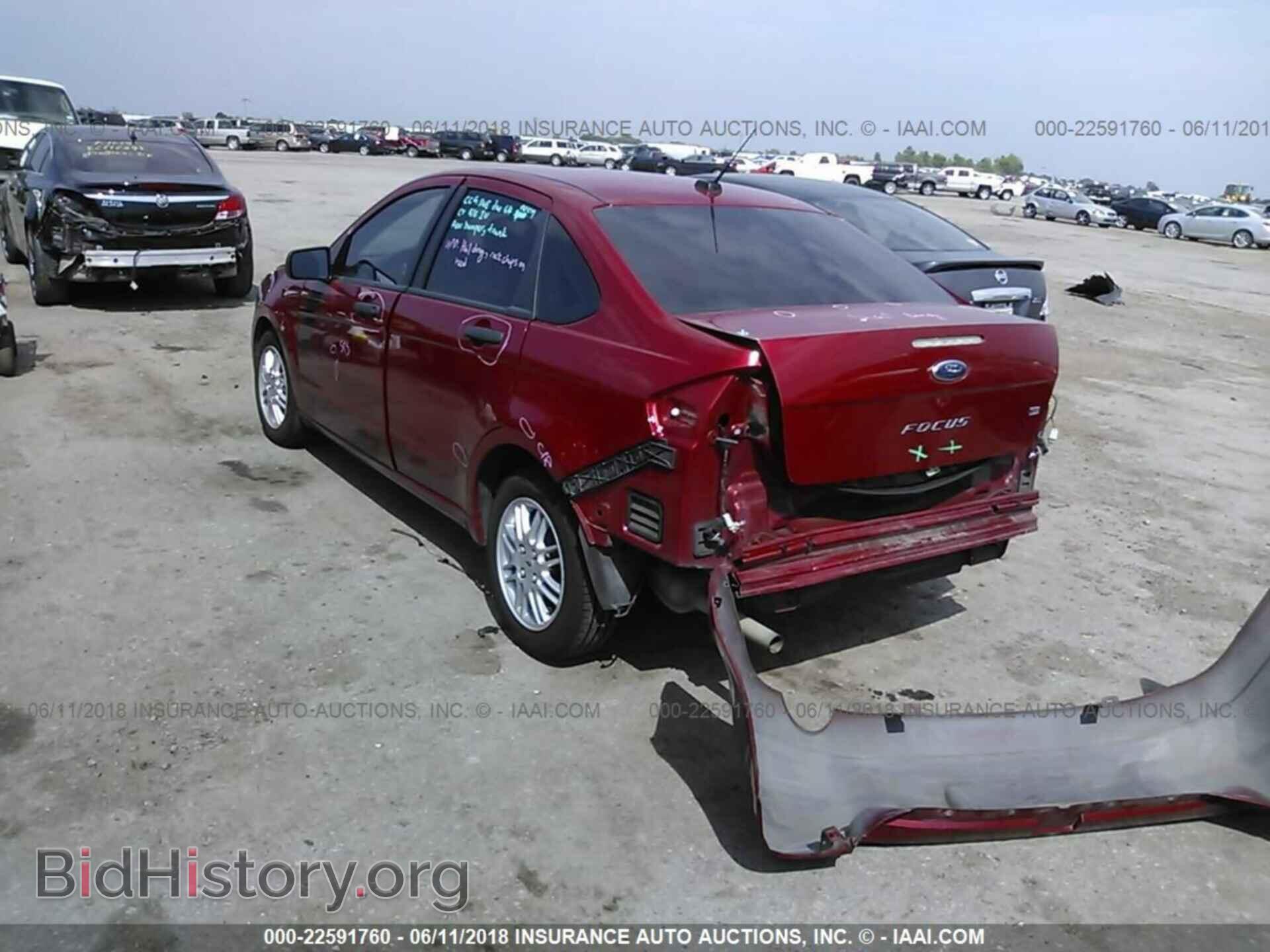 2011 Ford Focus - VIN: 1FAHP3FN3BW196847 - Фото 3