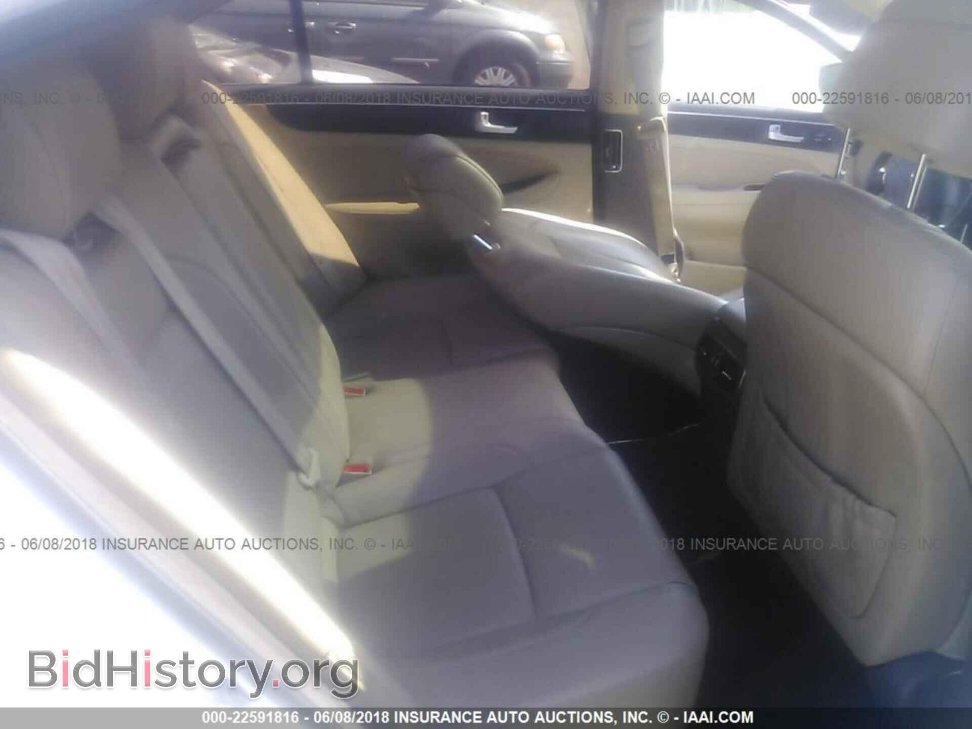 2012 Hyundai Genesis - VIN: KMHGC4DD7CU208377 - Фото 8