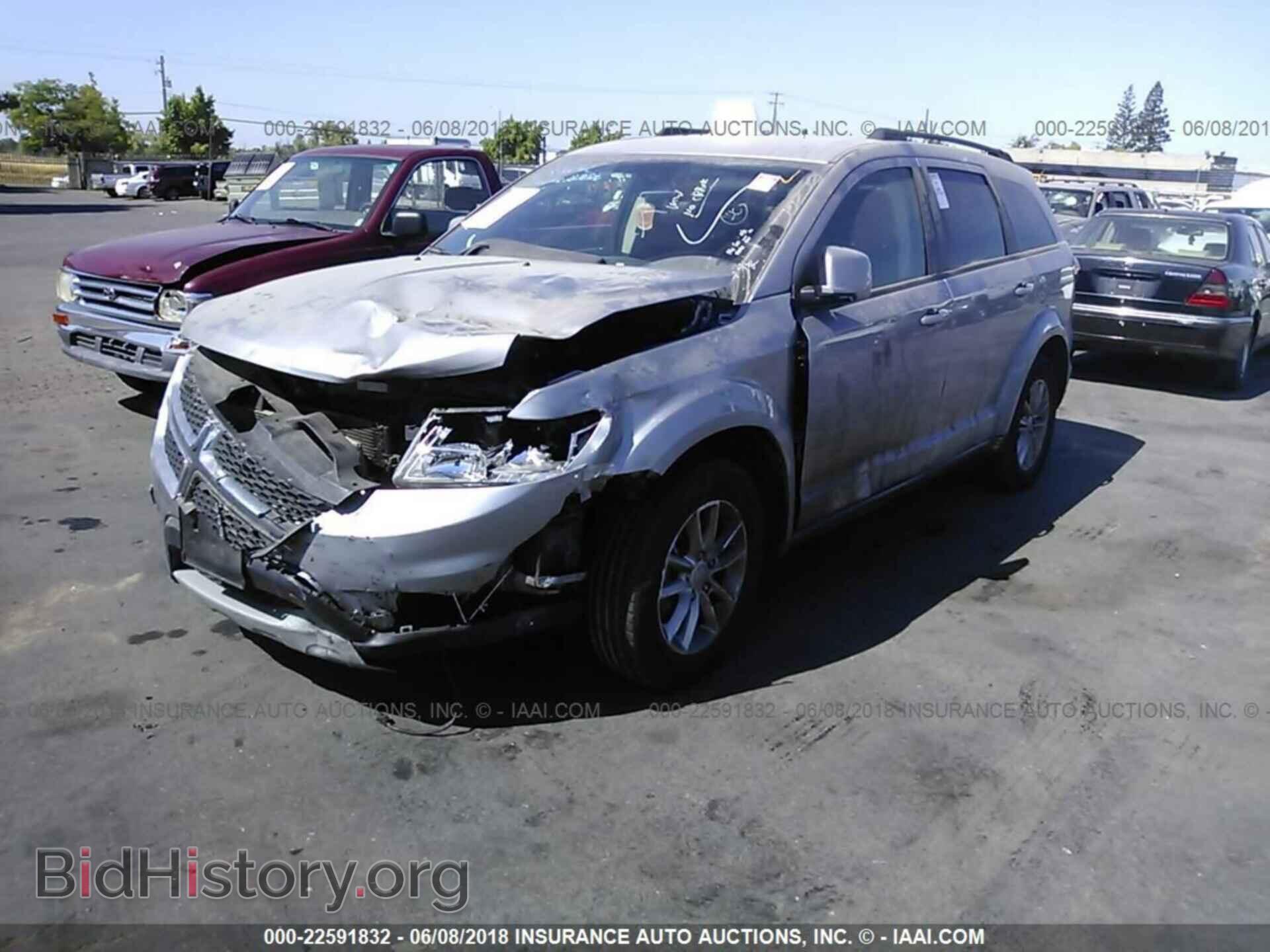 2016 Dodge Journey - VIN: 3C4PDCBG0GT156244 - Фото 2