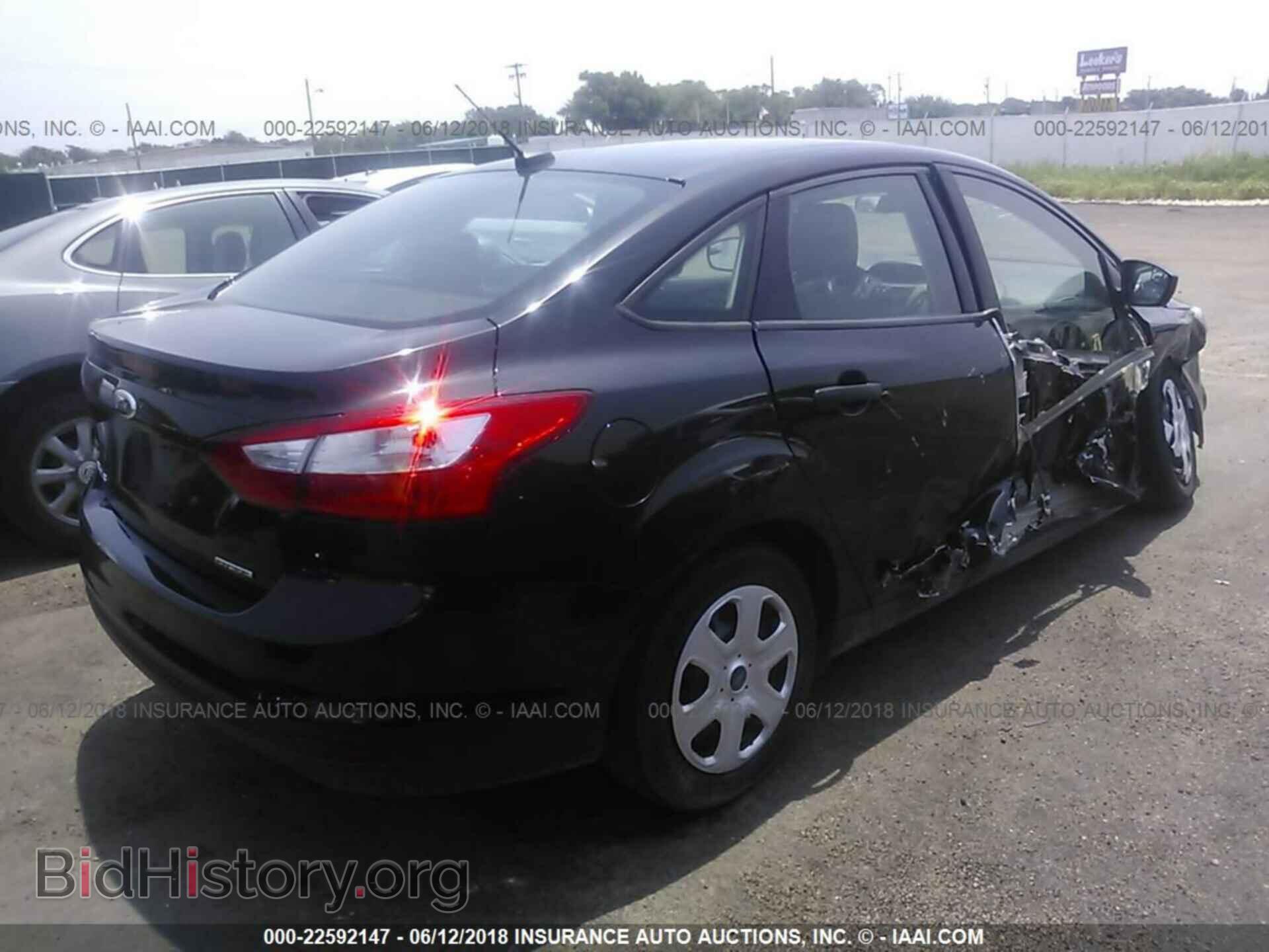 2013 Ford Focus - VIN: 1FADP3E20DL276925 - Photo 4