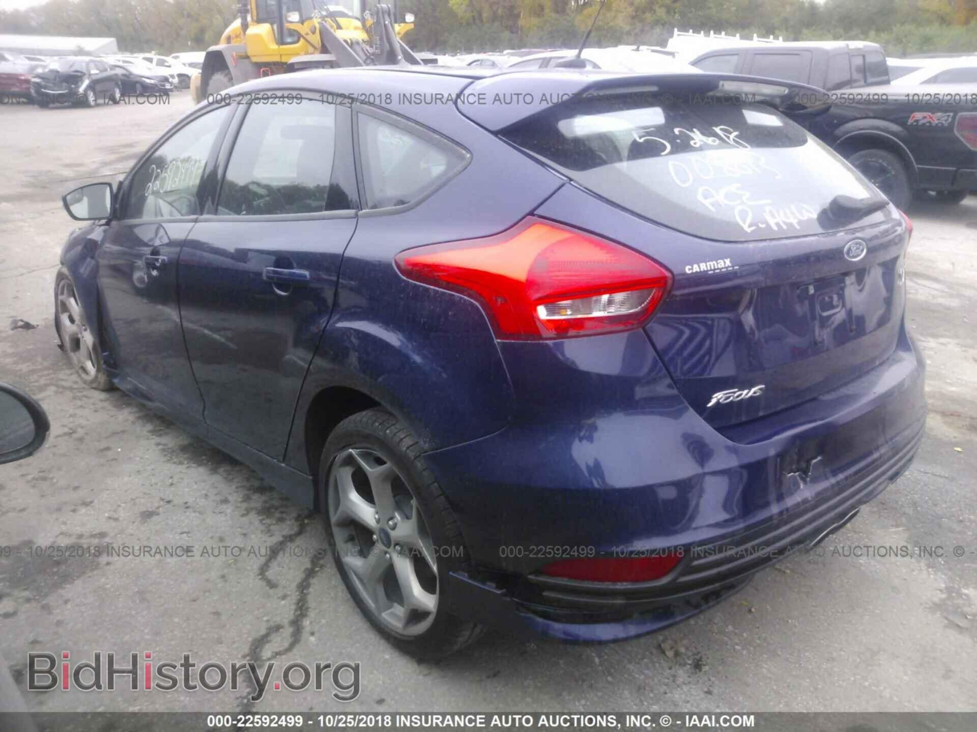 2016 Ford Focus - VIN: 1FADP3L98GL253235 - Photo 3