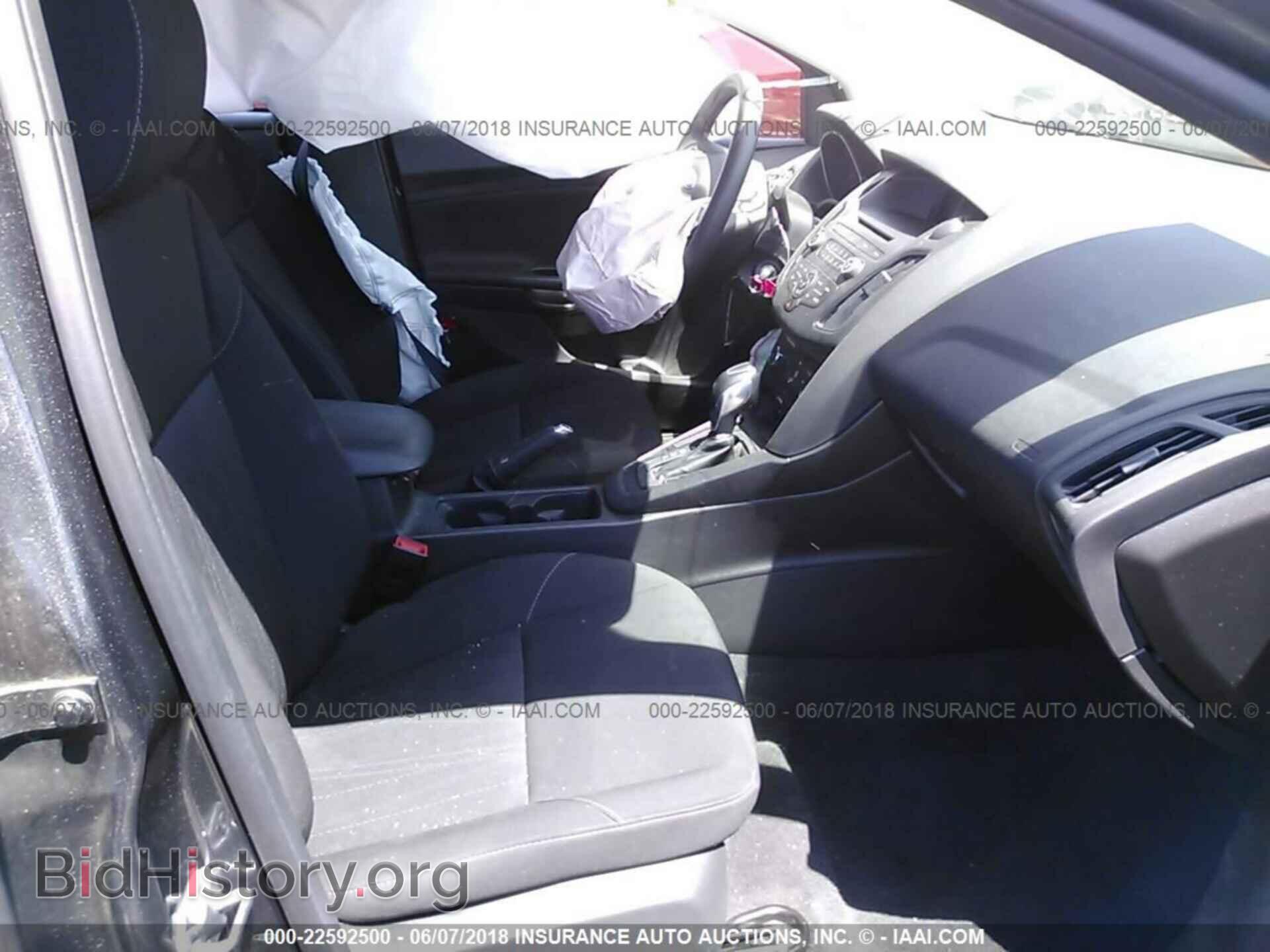 2016 Ford Focus - VIN: 1FADP3F29GL337692 - Photo 5