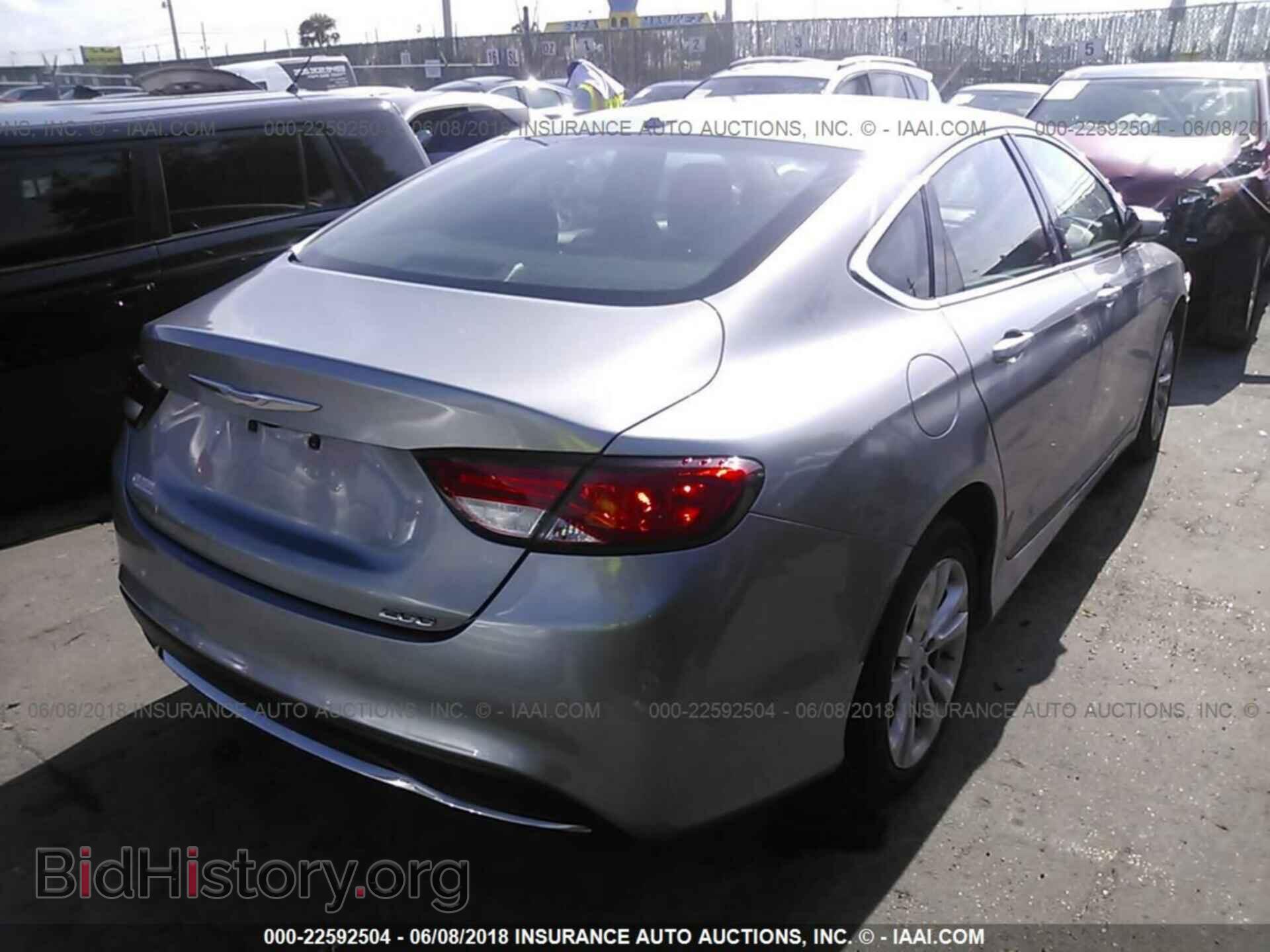 2015 Chrysler 200 - VIN: 1C3CCCAB9FN666358 - Photo 4