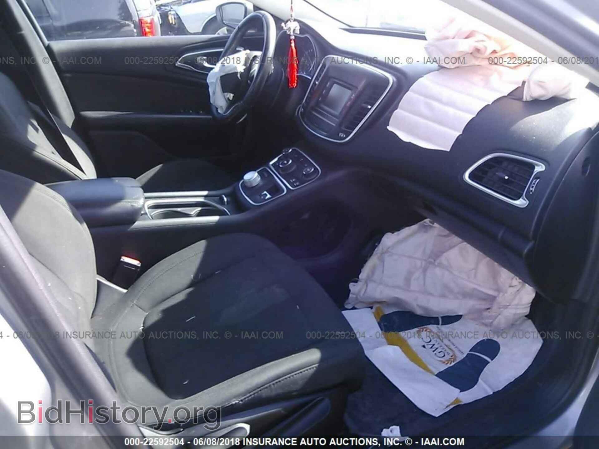 2015 Chrysler 200 - VIN: 1C3CCCAB9FN666358 - Photo 5