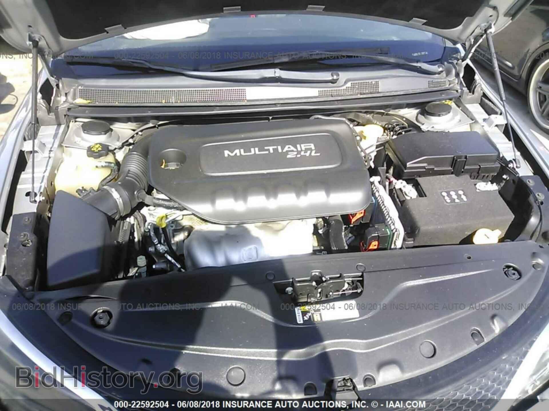 2015 Chrysler 200 - VIN: 1C3CCCAB9FN666358 - Photo 10