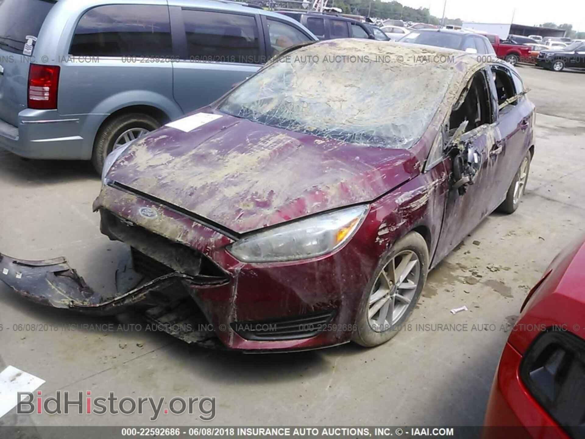 2017 Ford Focus - VIN: 1FADP3K22HL341154 - Photo 2