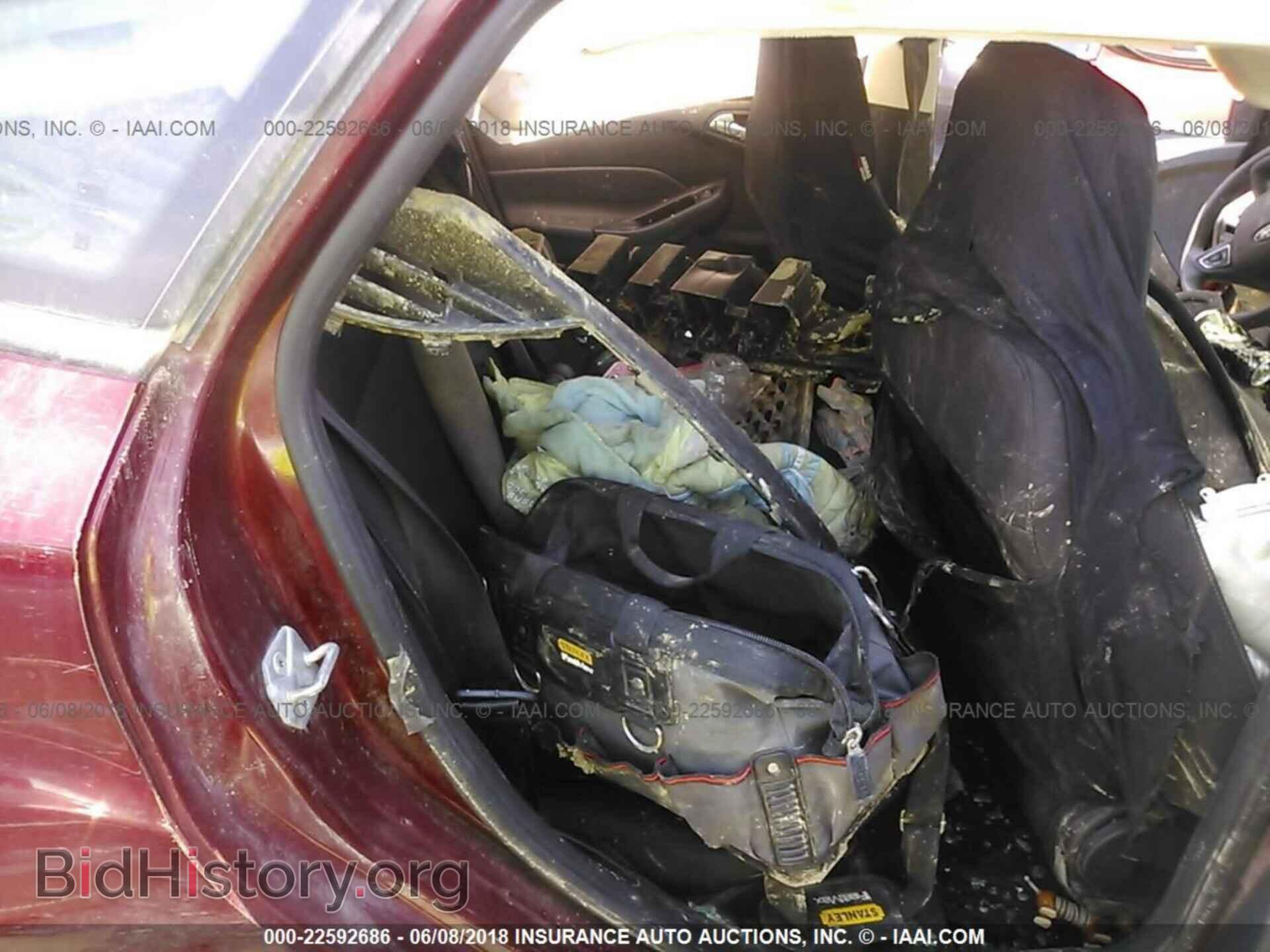 2017 Ford Focus - VIN: 1FADP3K22HL341154 - Photo 8