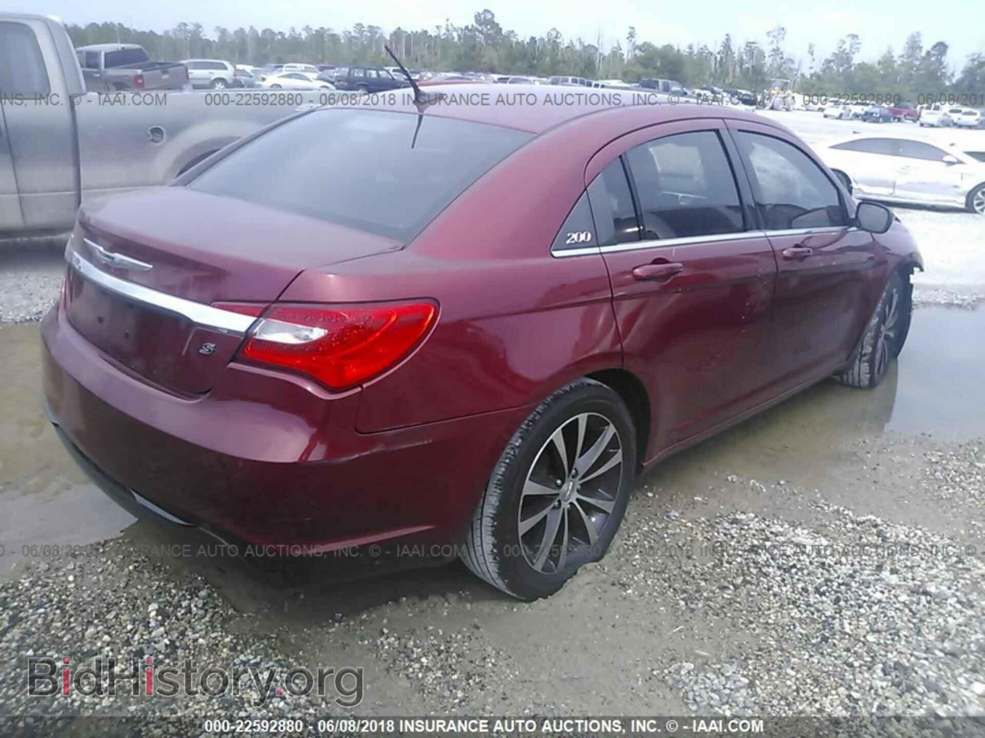 2013 Chrysler 200 - VIN: 1C3CCBBB0DN600755 - Photo 4