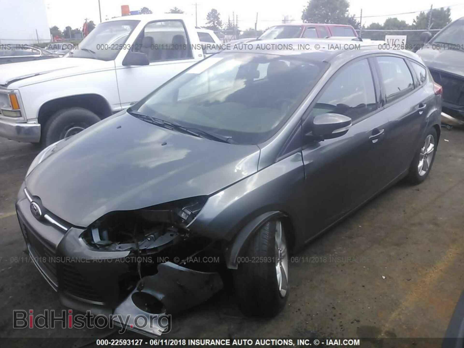 2014 Ford Focus - VIN: 1FADP3K25EL203216 - Фото 2