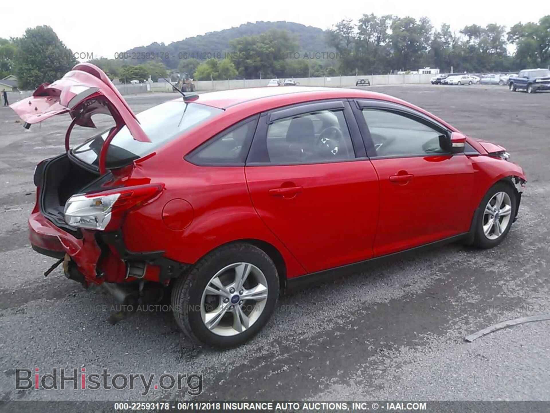 2012 Ford Focus - VIN: 1FAHP3F28CL361574 - Photo 4