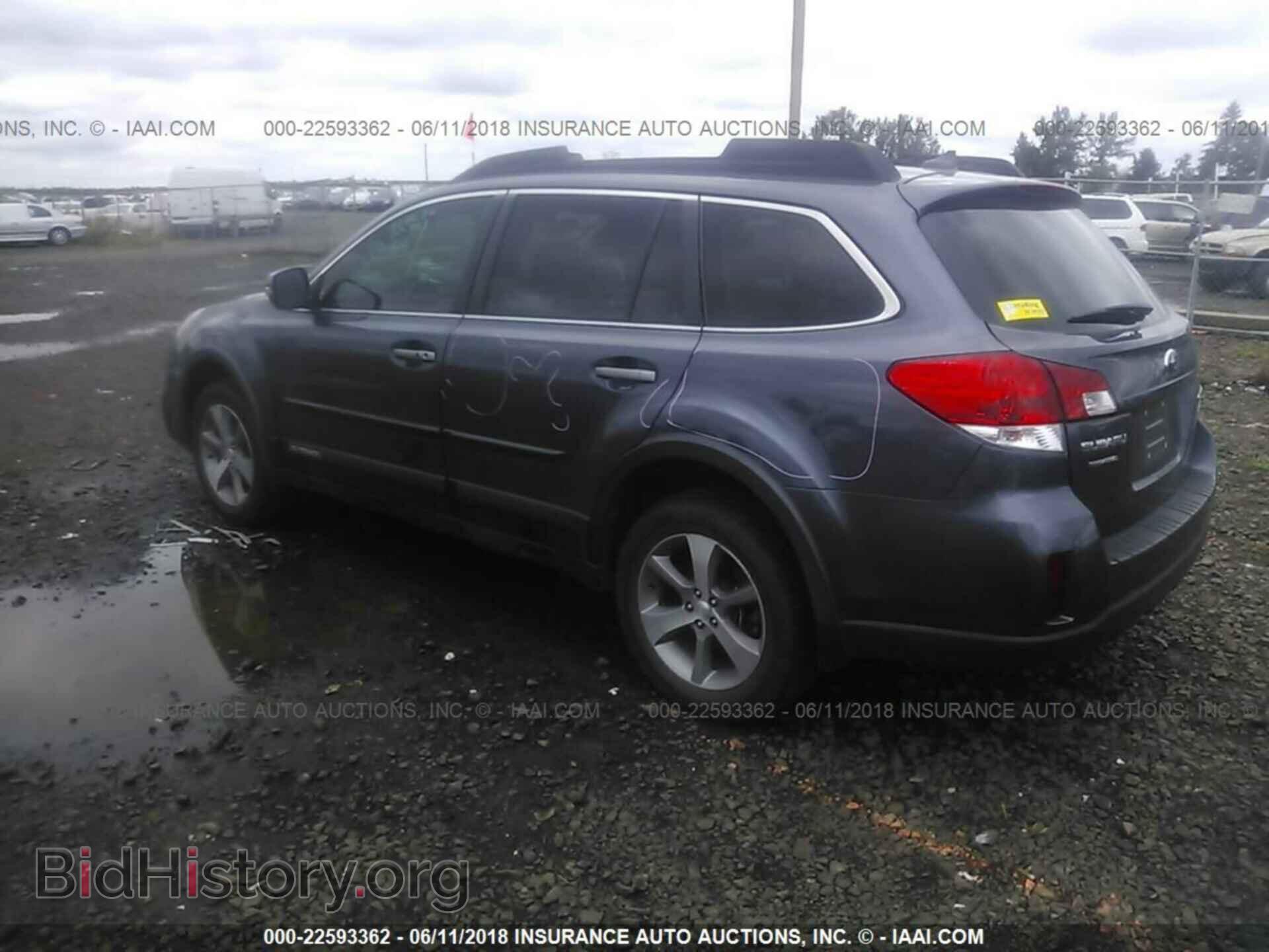 2014 Subaru Outback - VIN: 4S4BRBPC2E3279642 - Фото 3