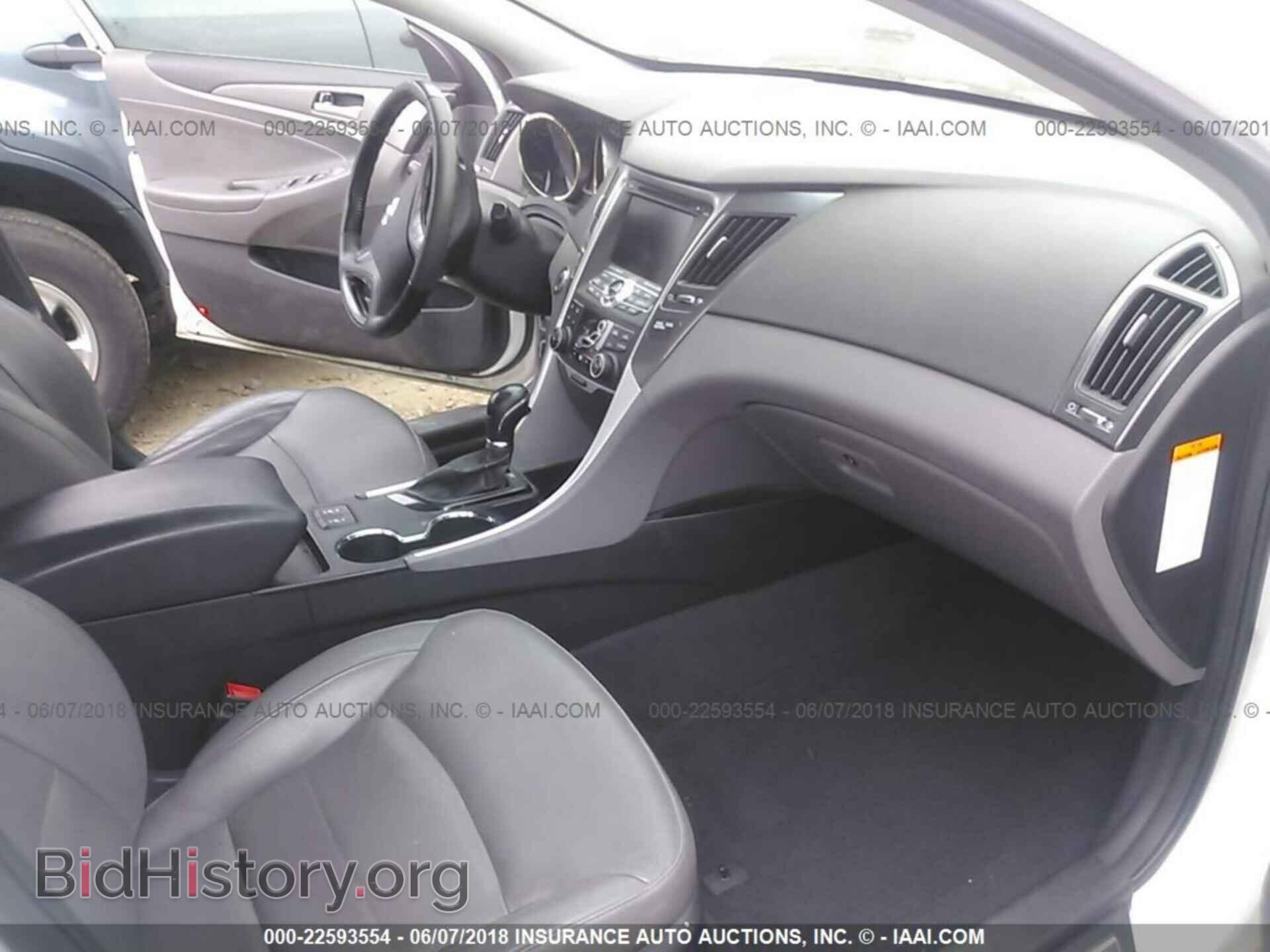 2012 Hyundai Sonata - VIN: KMHEC4A4XCA024290 - Photo 5