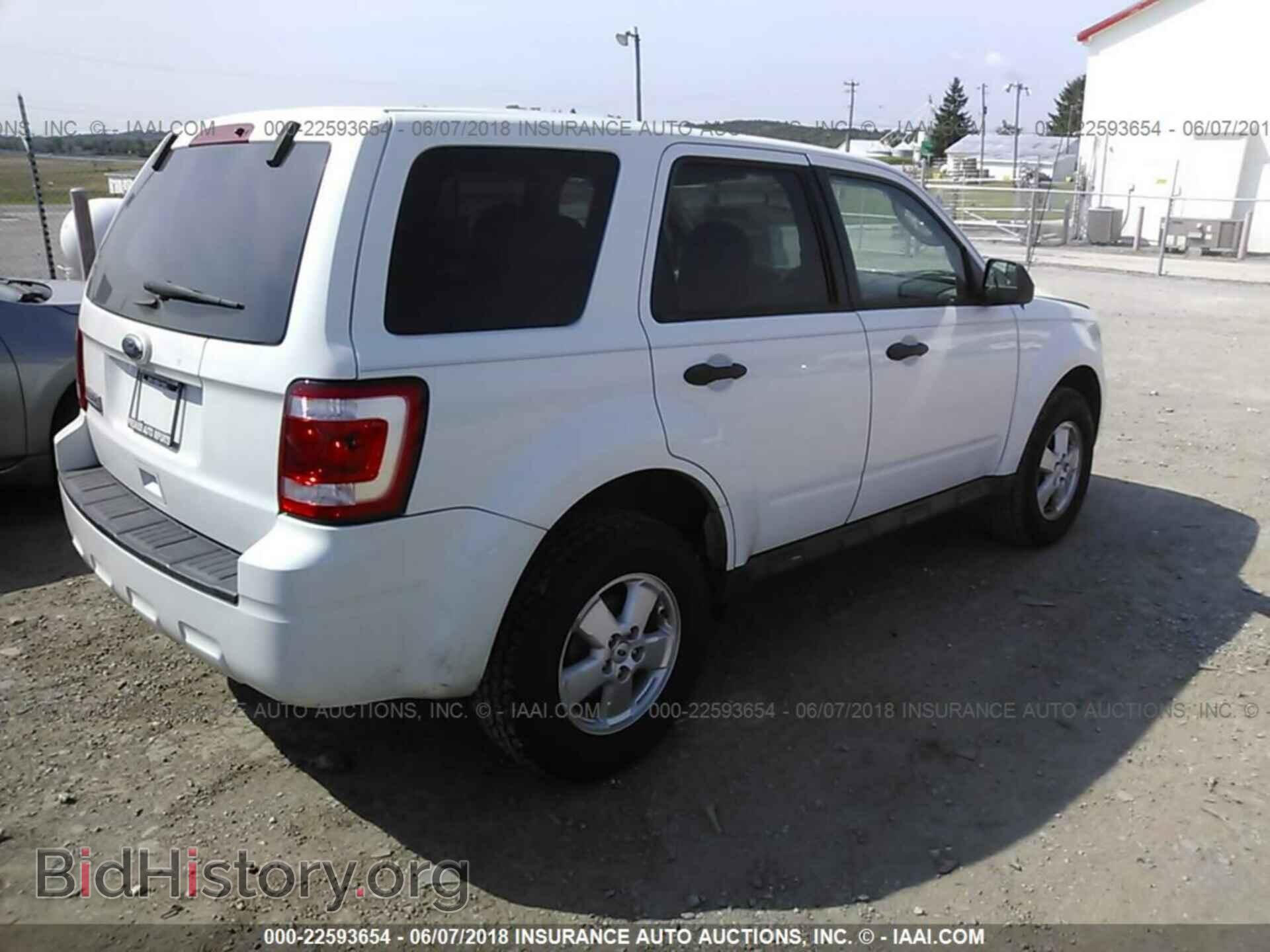 2011 Ford Escape - VIN: 1FMCU0C70BKB47920 - Photo 4