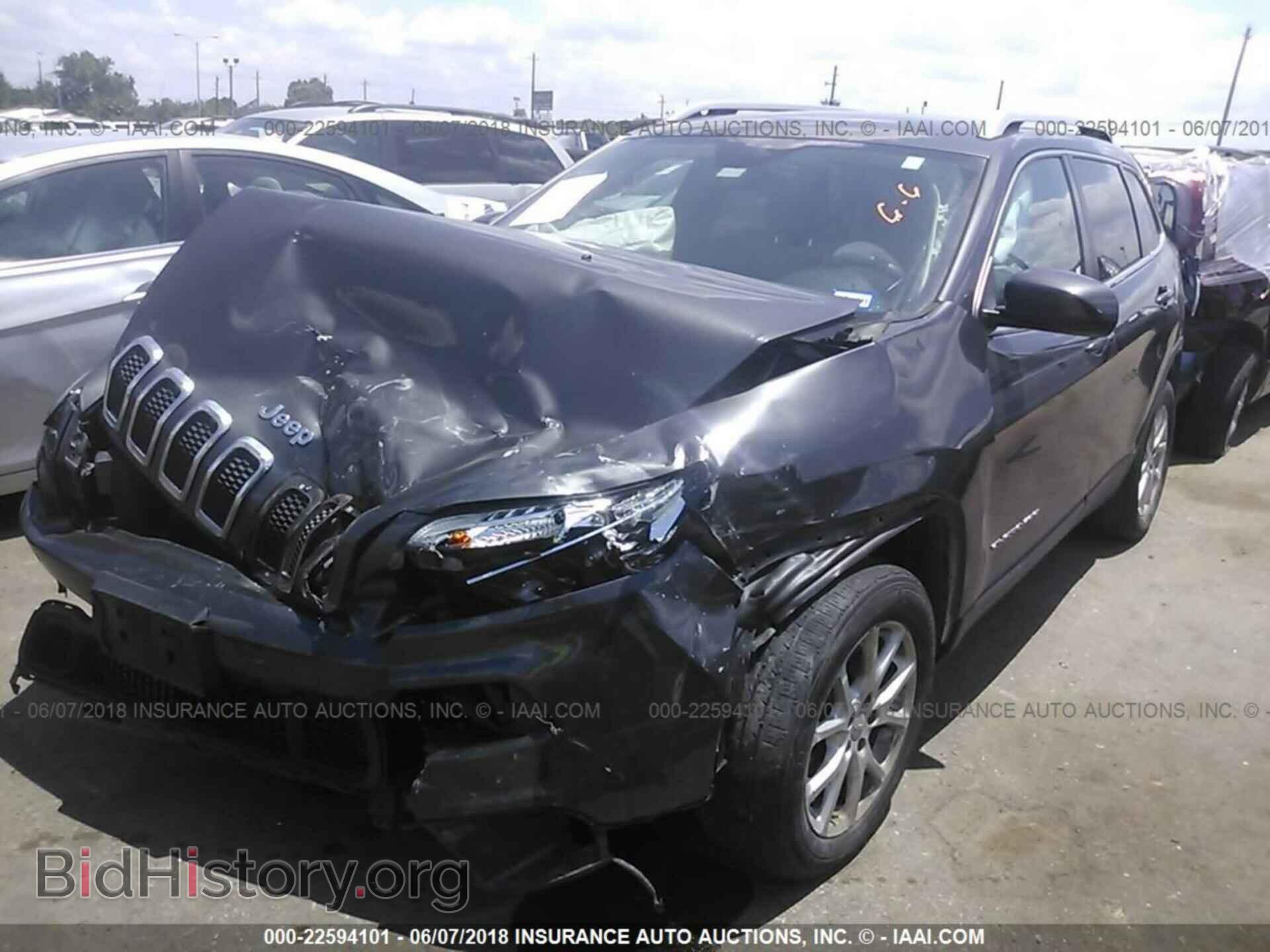 2015 Jeep Cherokee - VIN: 1C4PJLCB5FW517388 - Photo 2