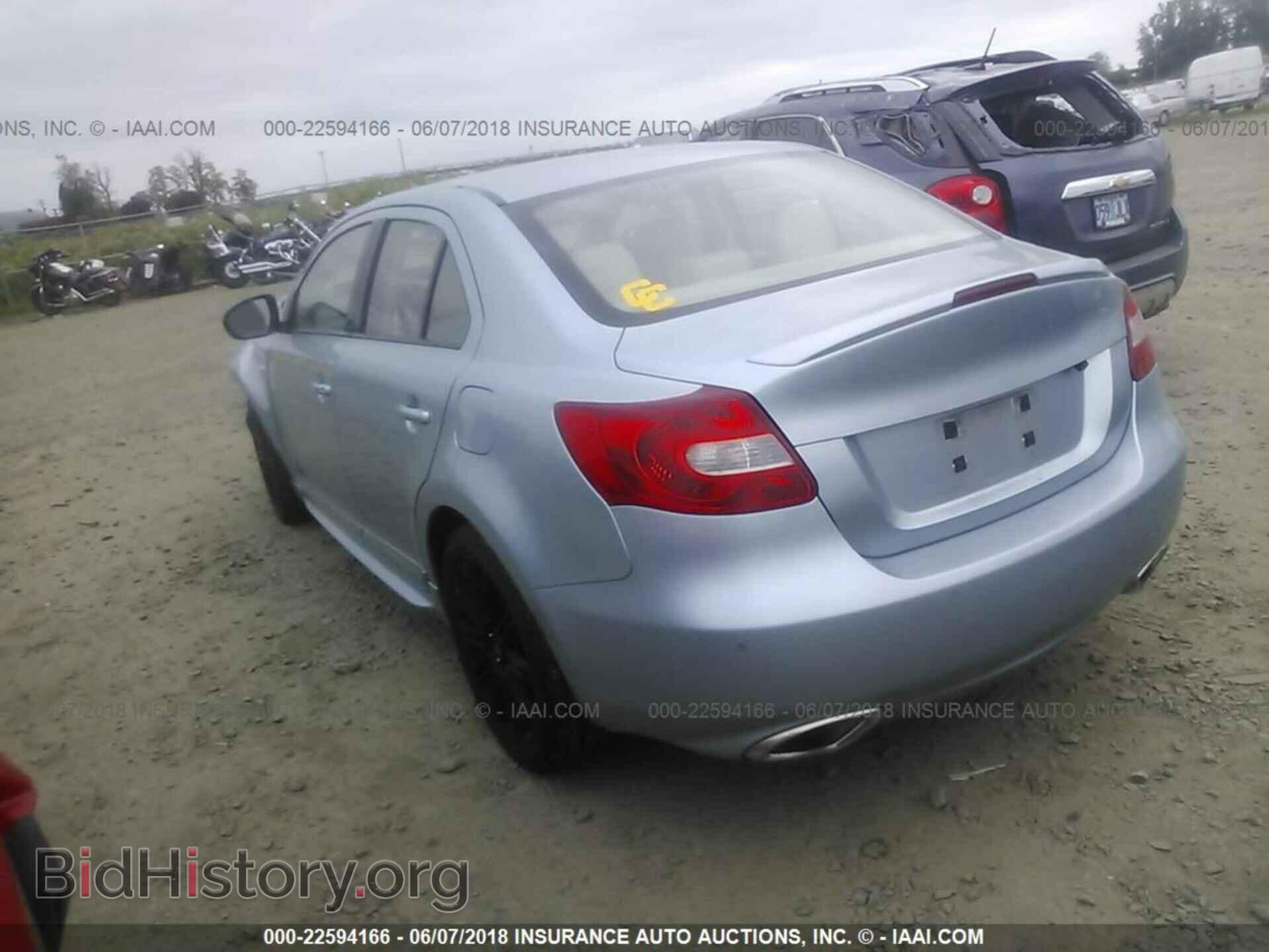 2011 Suzuki Kizashi - VIN: JS2RF9A81B6110754 - Photo 3