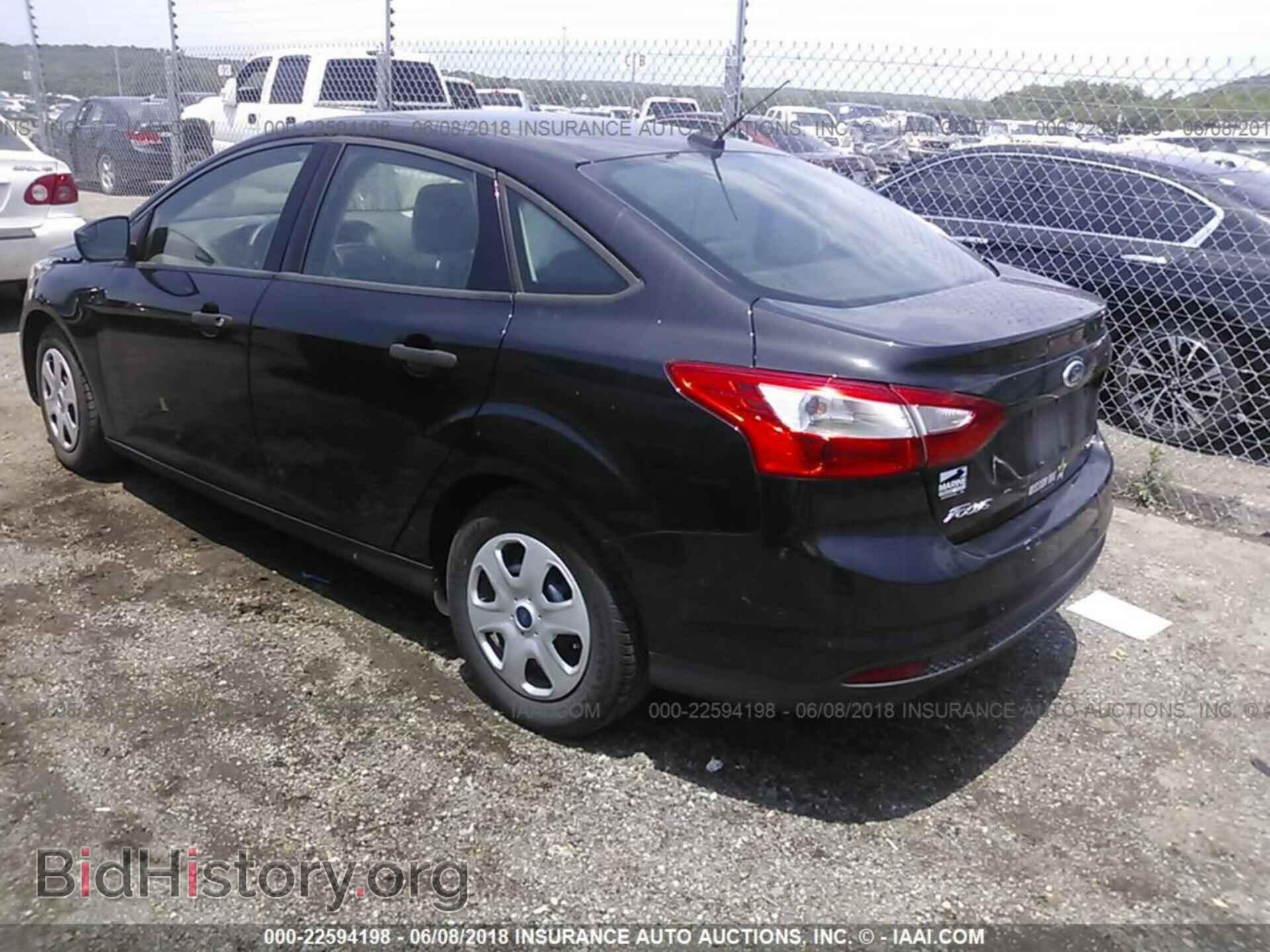 2013 Ford Focus - VIN: 1FADP3E22DL378825 - Photo 3