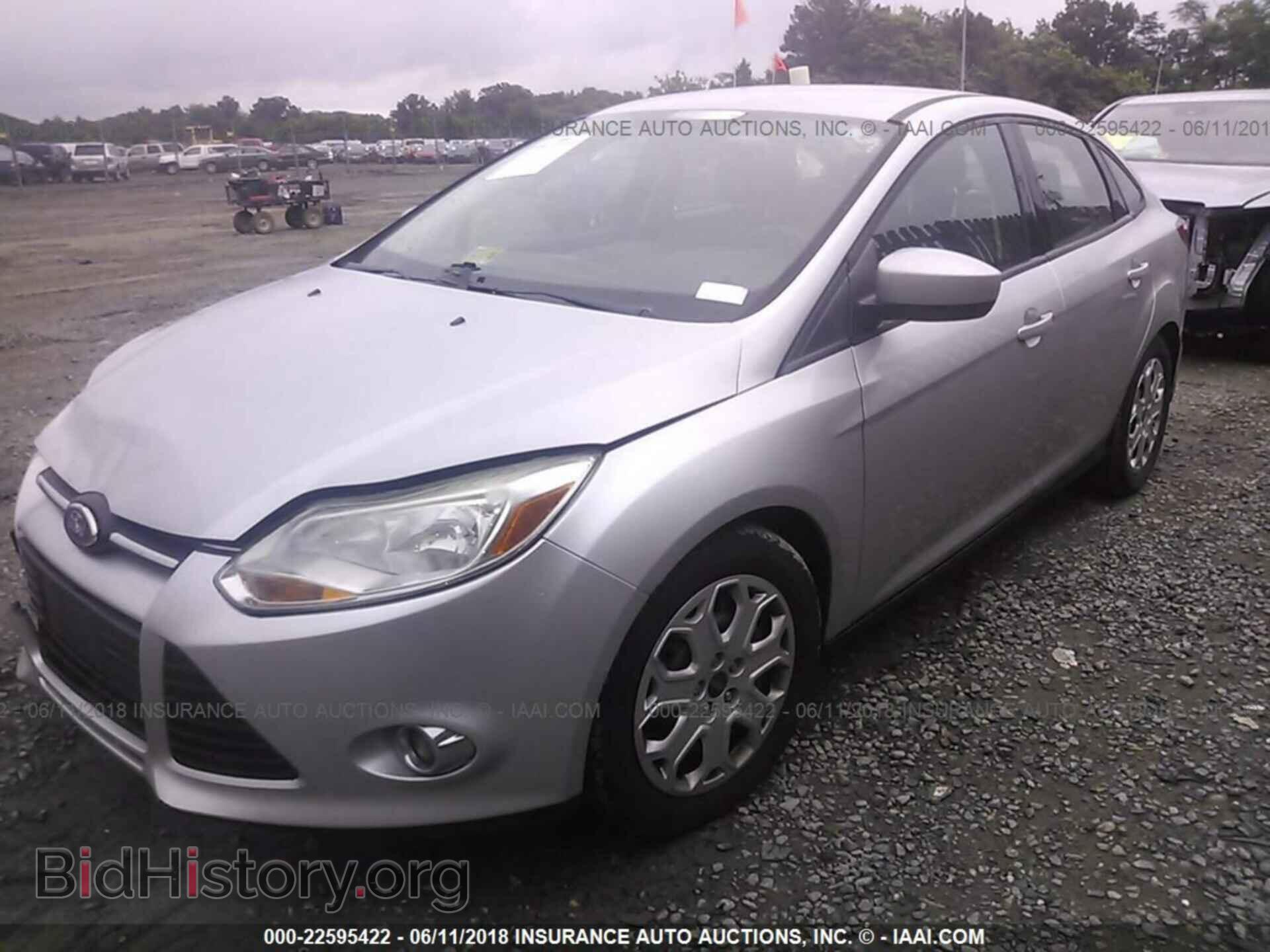 2012 Ford Focus - VIN: 1FAHP3F22CL186643 - Фото 2