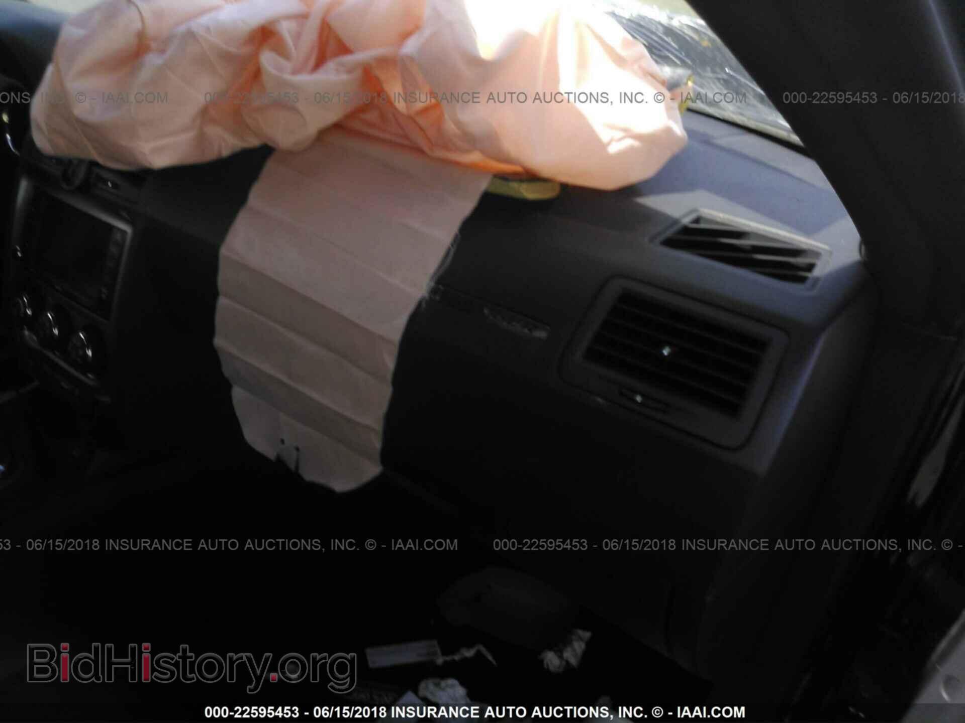 2014 Dodge Challenger - VIN: 2C3CDYAG2EH293953 - Photo 5