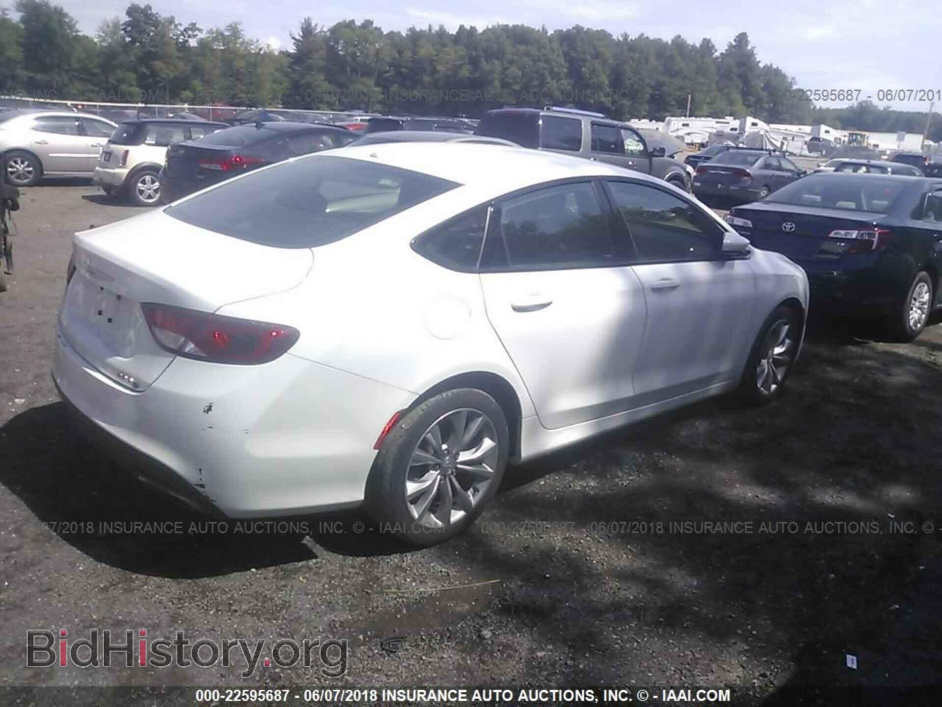 2015 Chrysler 200 - VIN: 1C3CCCBB1FN567984 - Фото 4