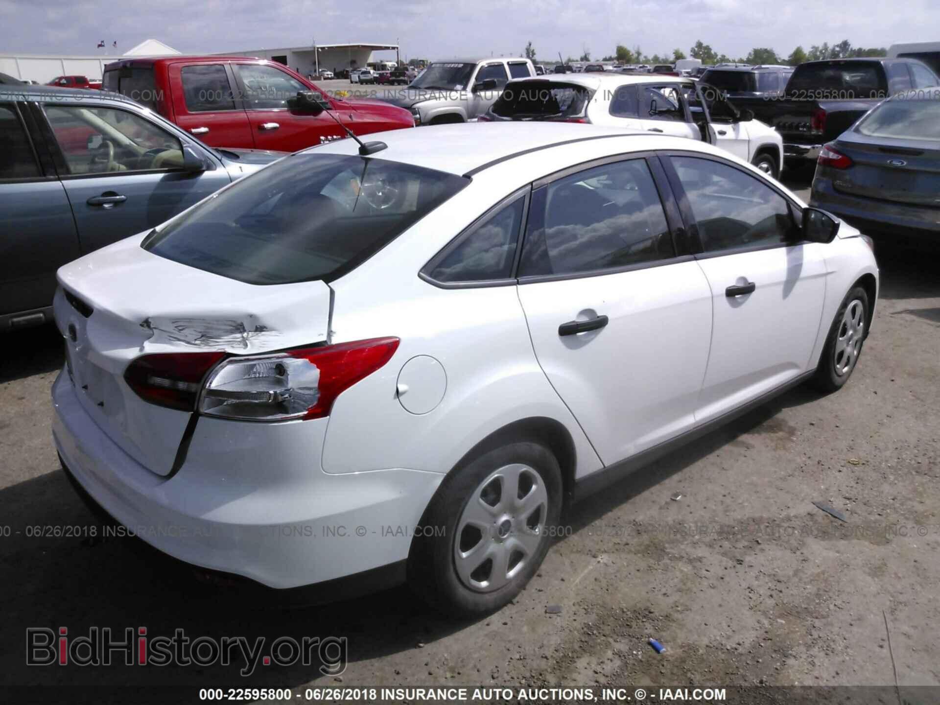 2017 Ford Focus - VIN: 1FADP3E21HL253806 - Photo 4