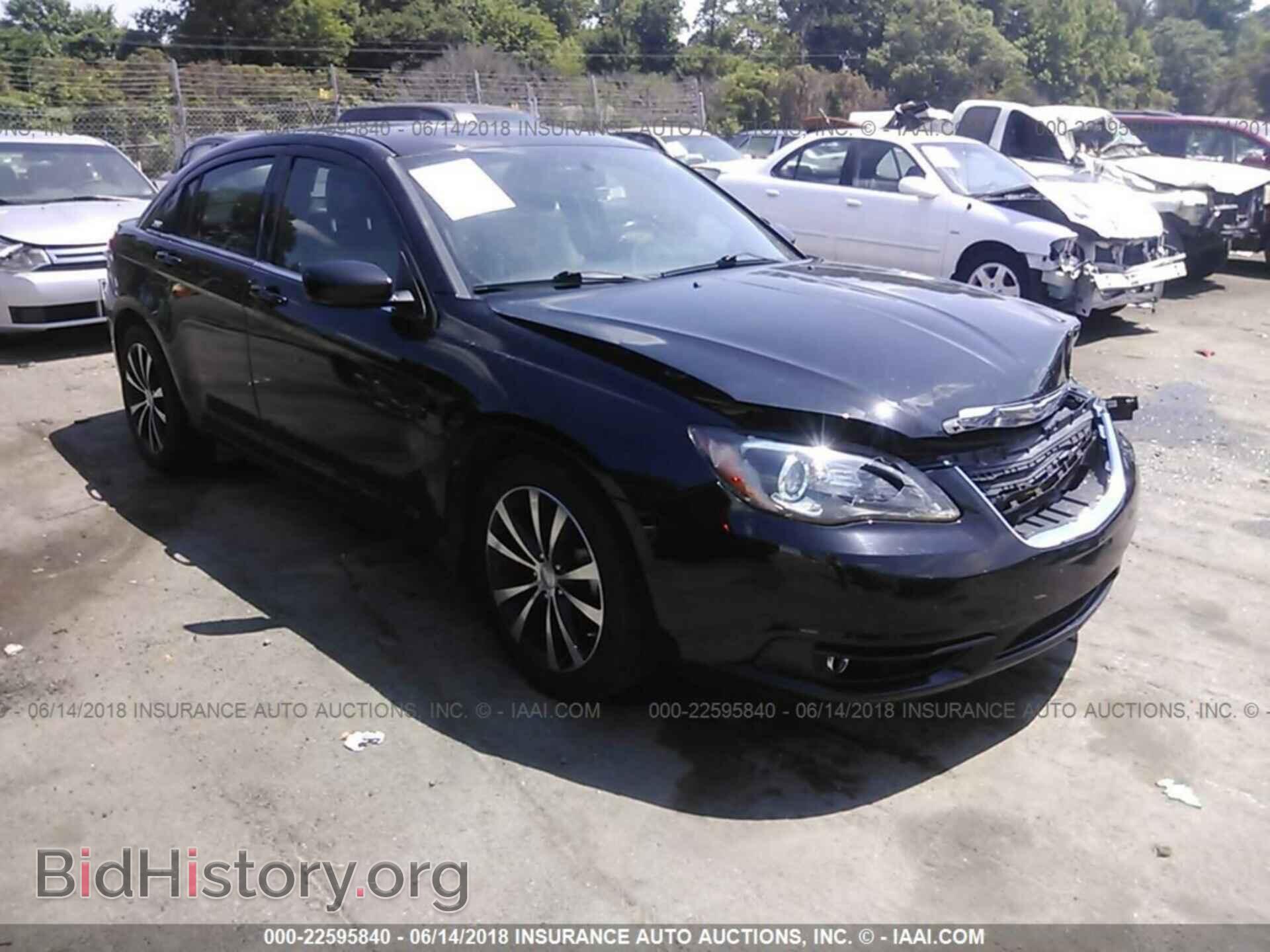 Photo 1C3BC8FG4BN612568 - Chrysler 200 2011